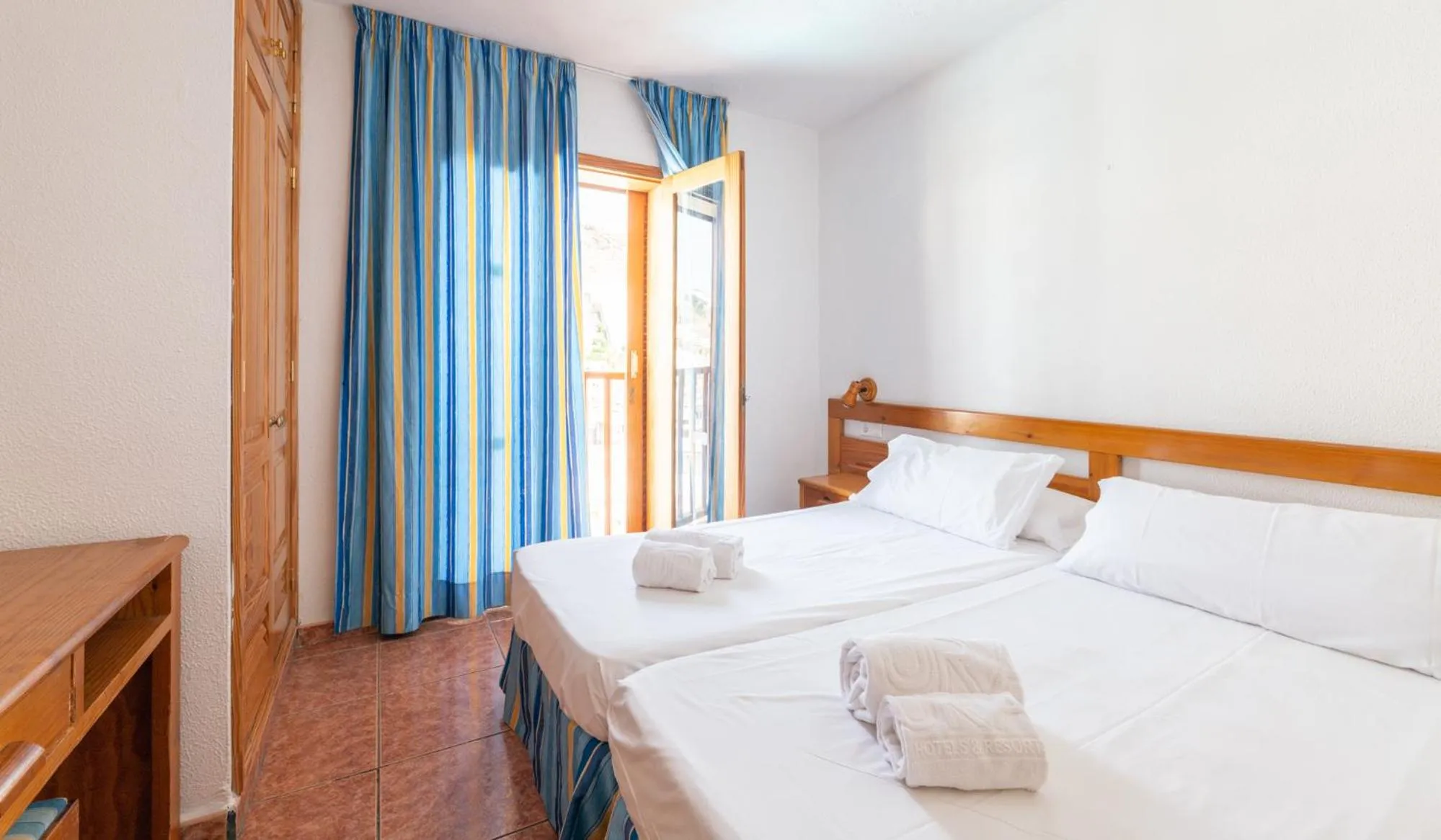 Bed in Ura Hotels Apartamentos Montecarlo