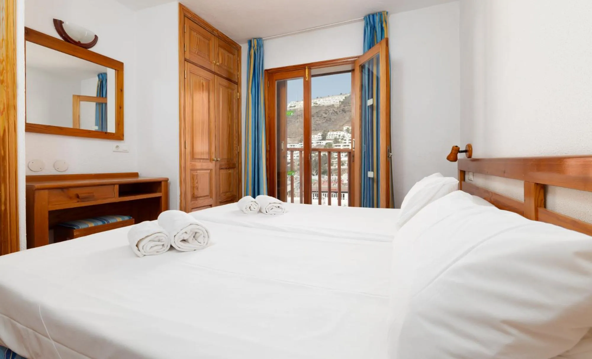 Bed in Ura Hotels Apartamentos Montecarlo