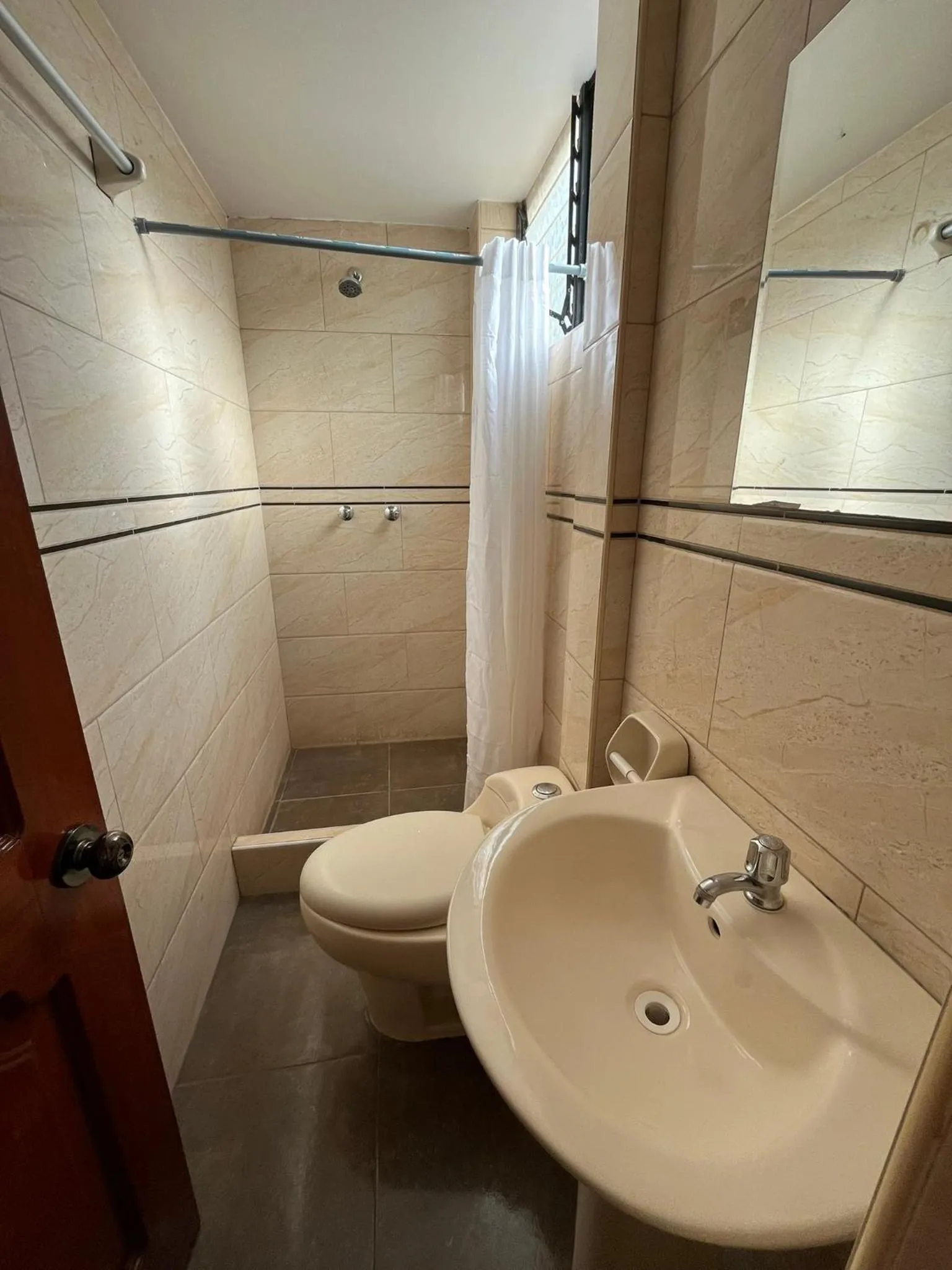 Bathroom in Hostal Apu Qhawarina