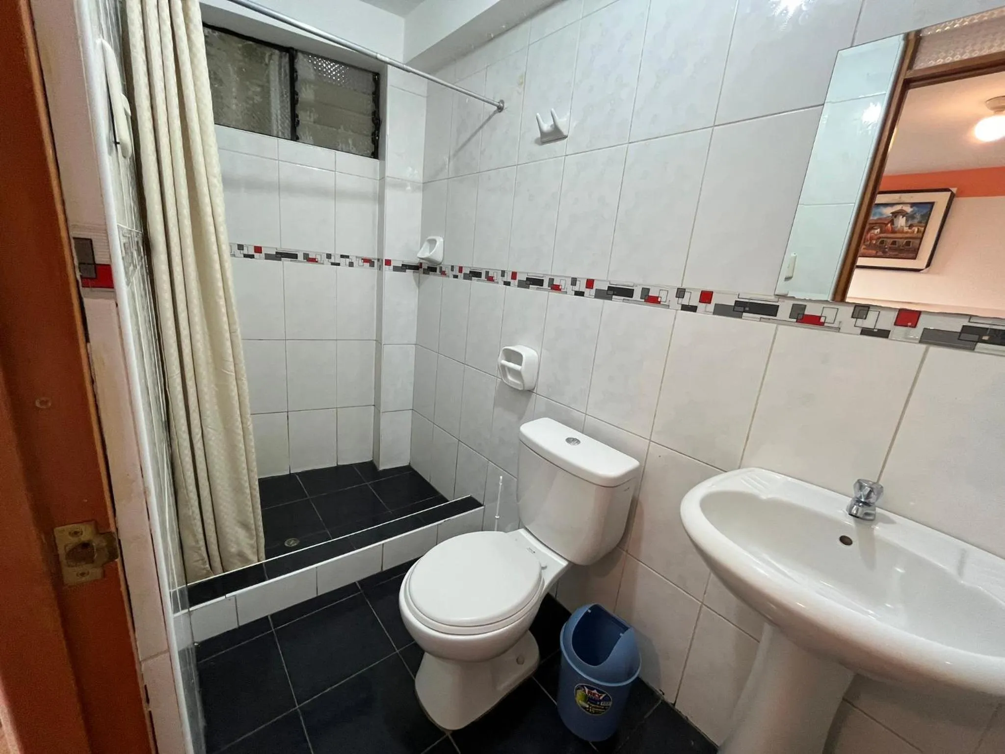 Shower in Hostal Apu Qhawarina