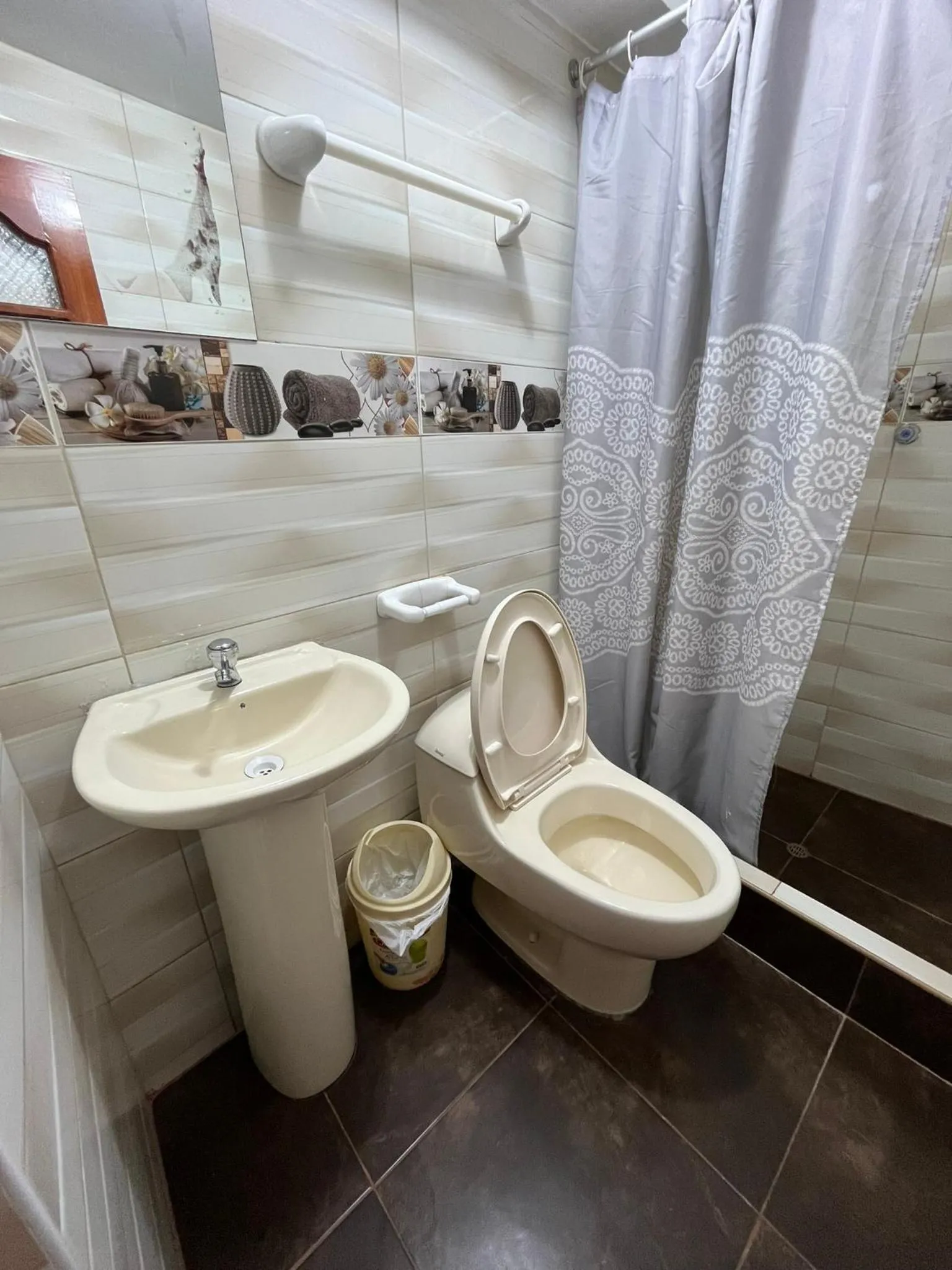Shower in Hostal Apu Qhawarina