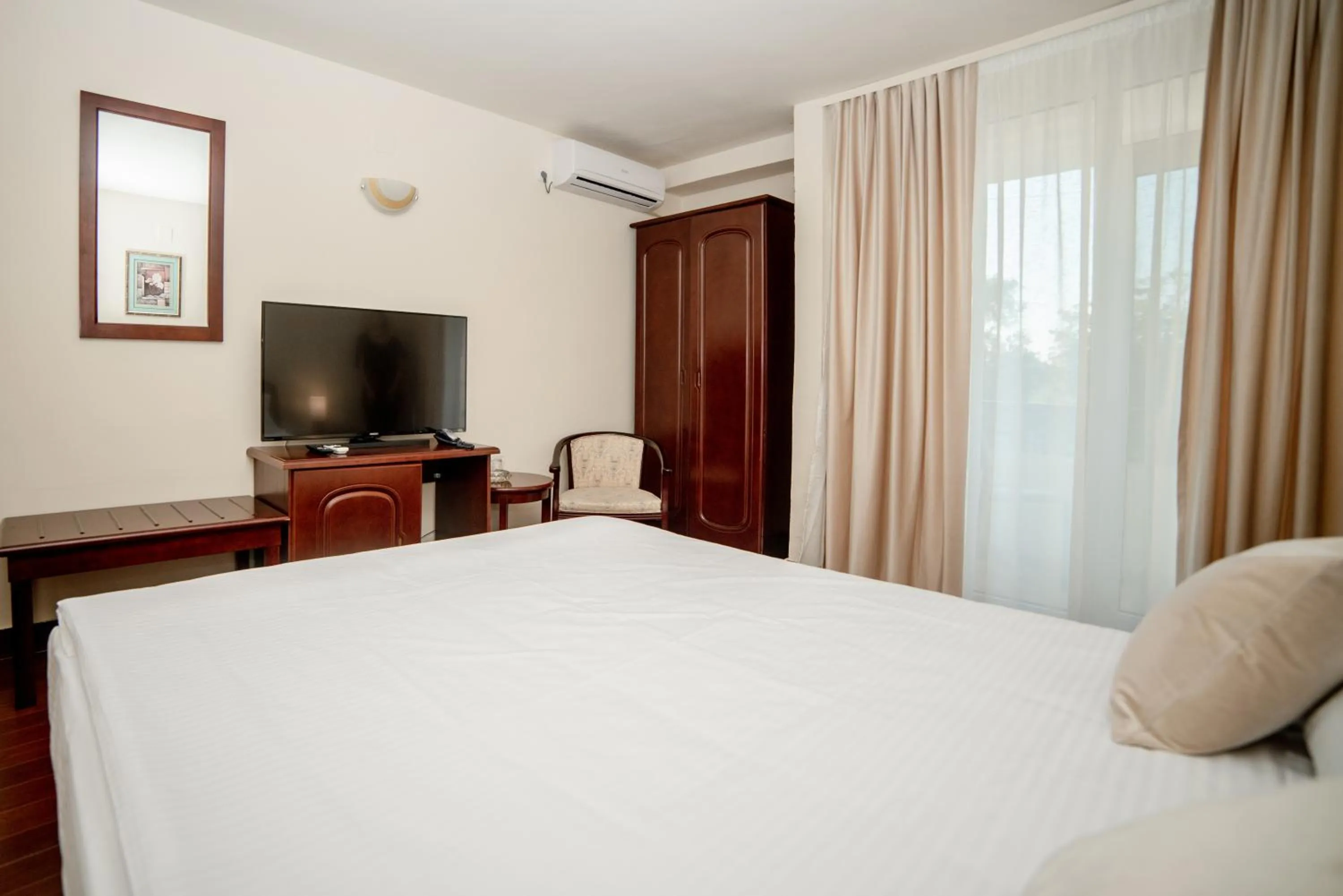 Bedroom, Bed in Hotel Corina