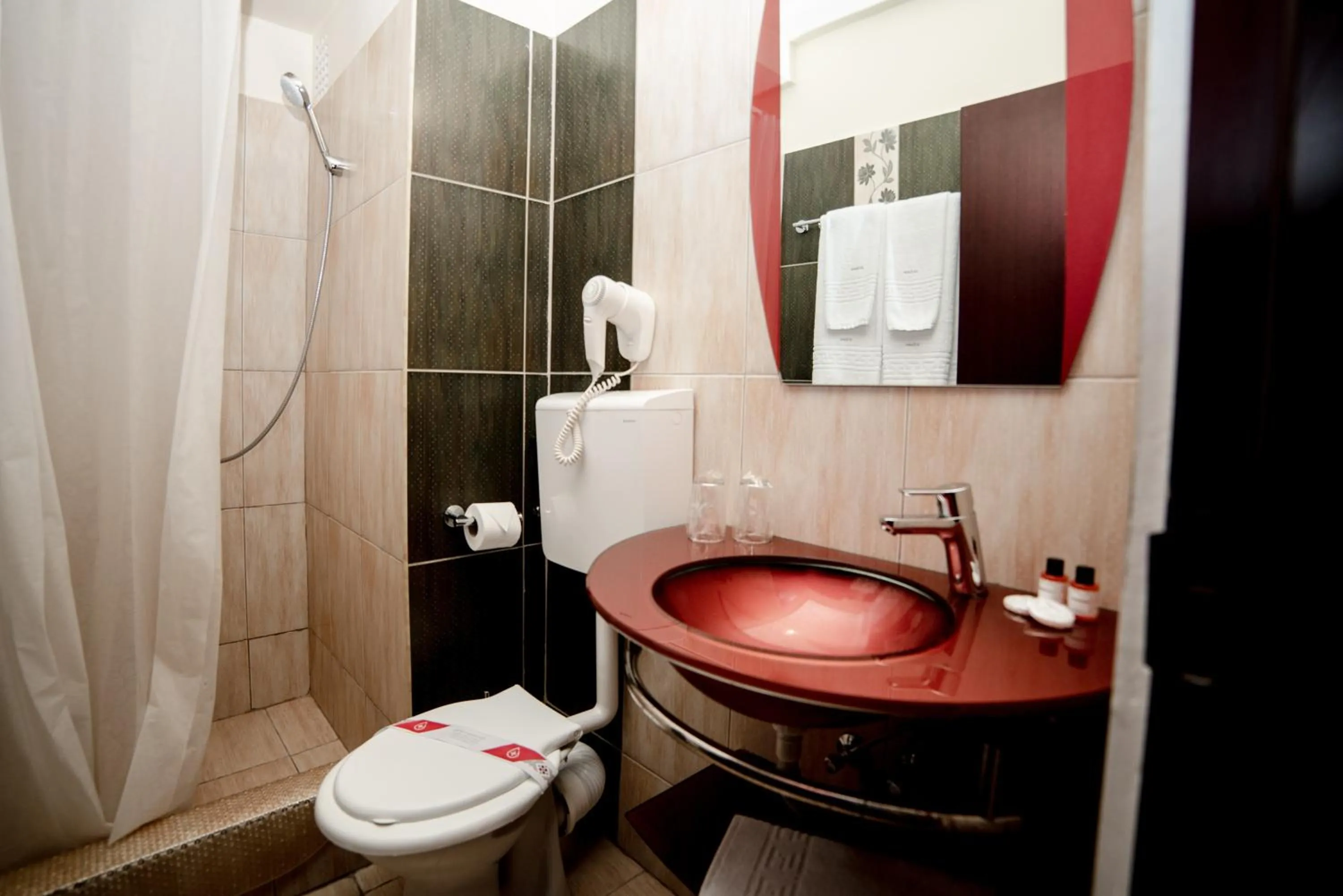 Bathroom in Hotel Corina