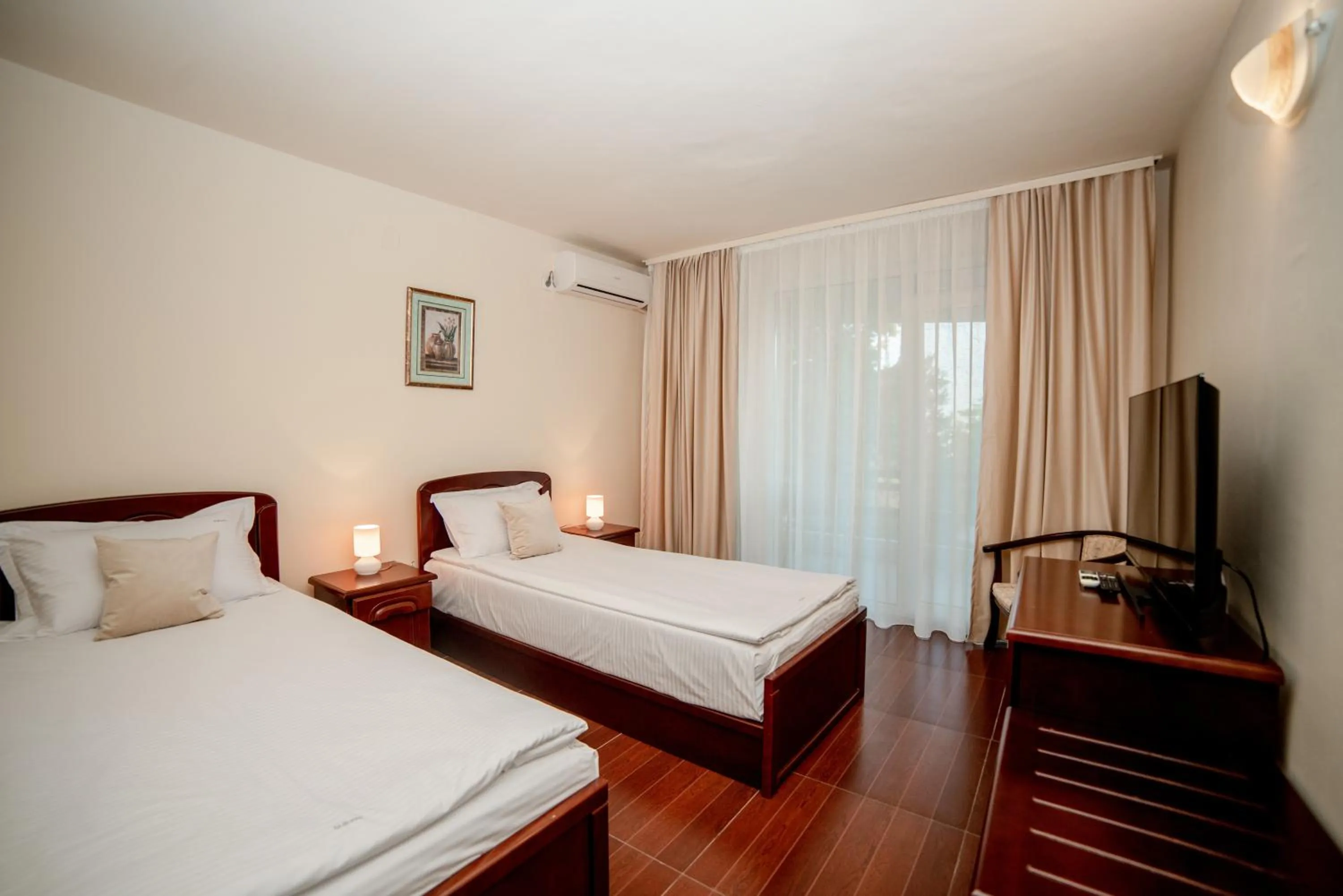 Bedroom, Bed in Hotel Corina