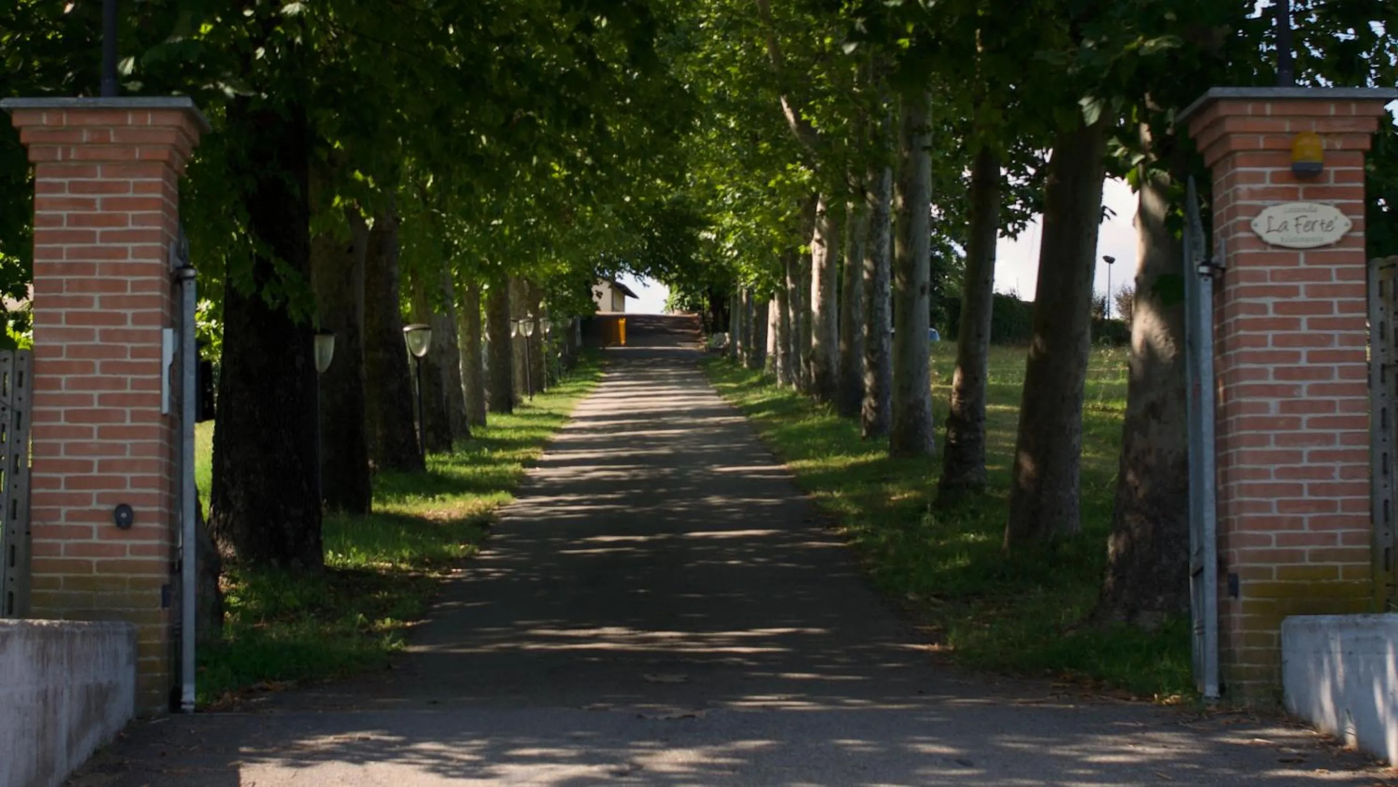 Facade/entrance in Hotel La Fertè