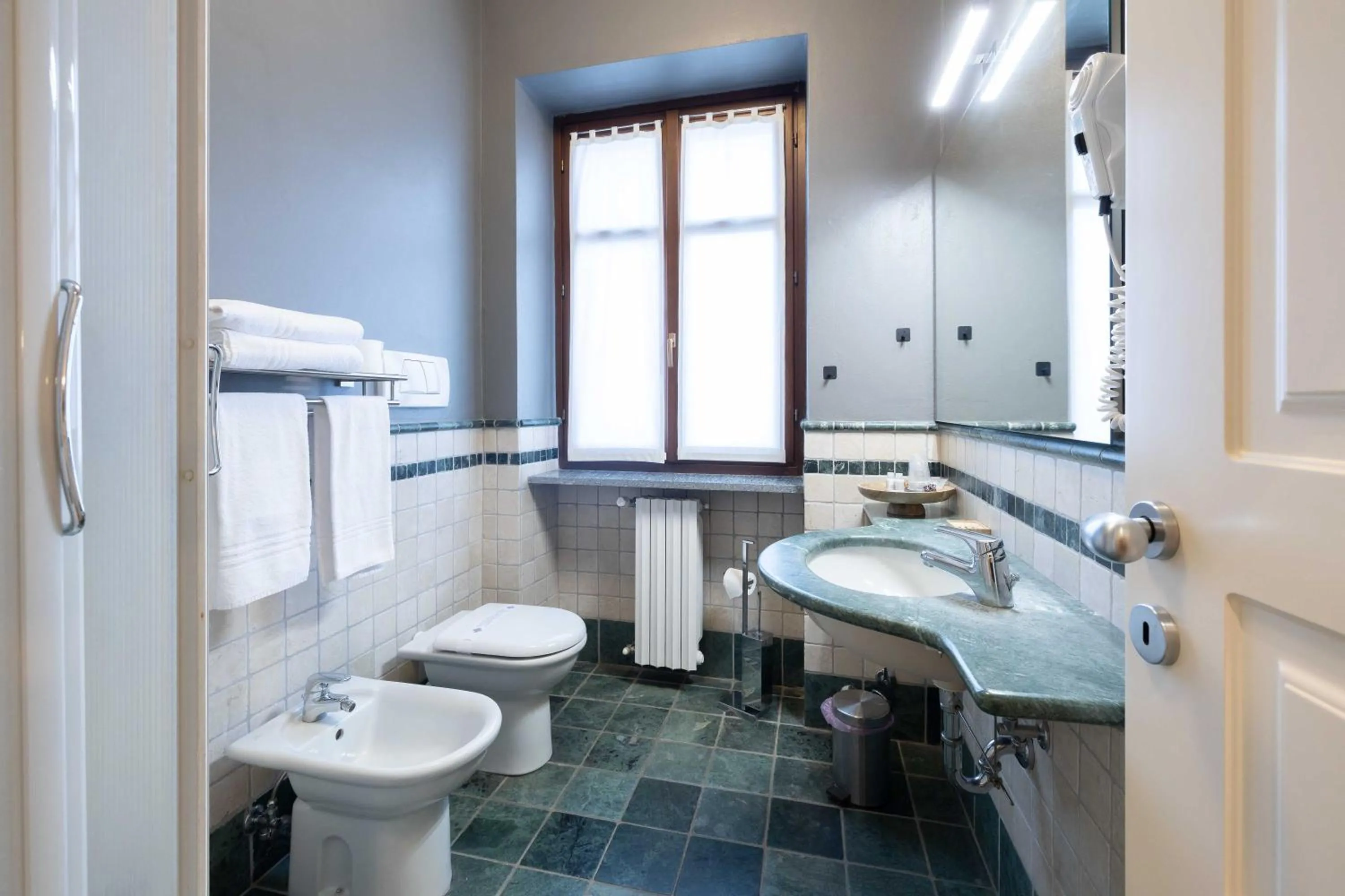 Shower in Hotel La Fertè