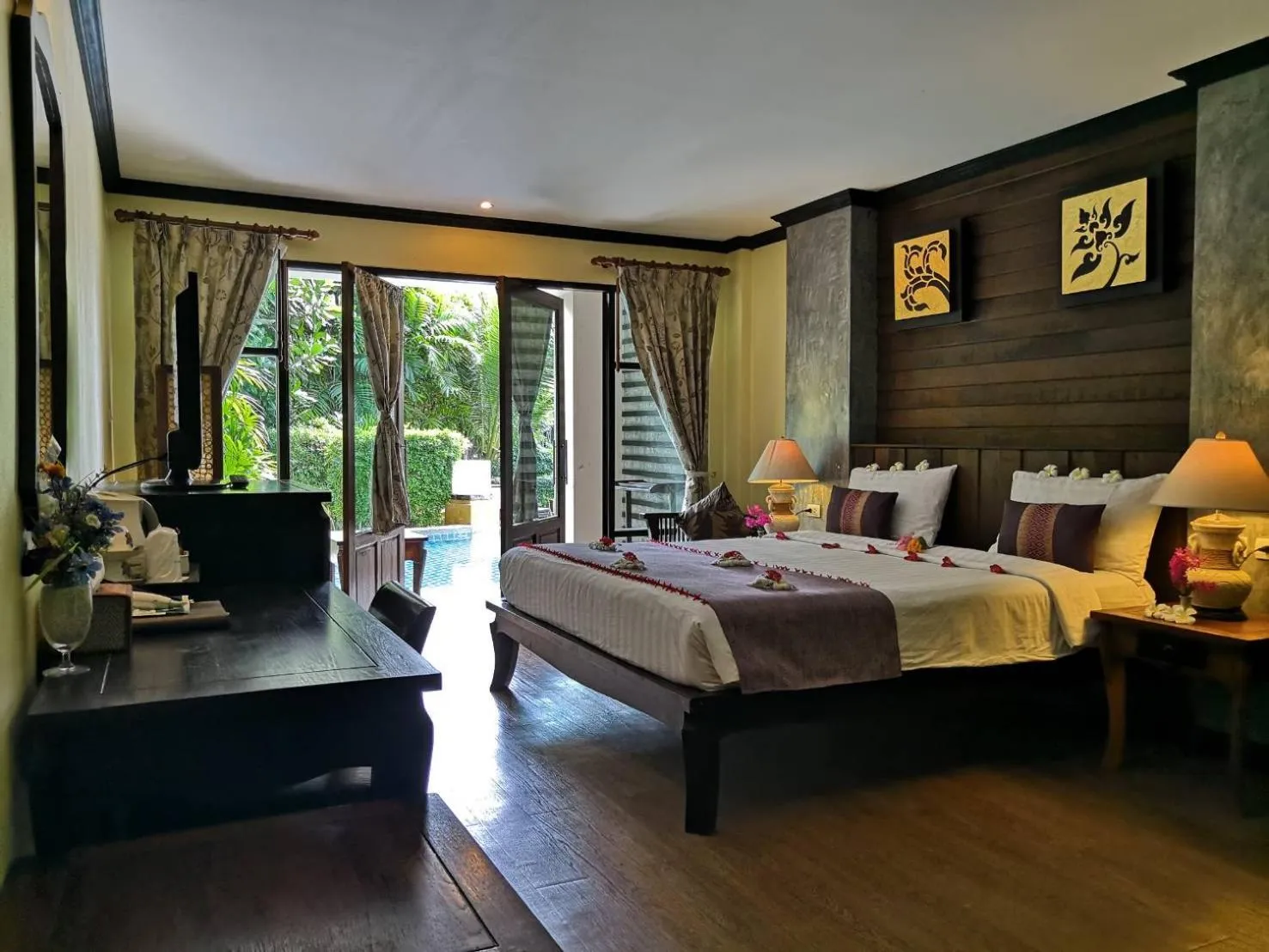 Photo of the whole room, Bed in Seashell Resort Koh Tao-SHA Plus