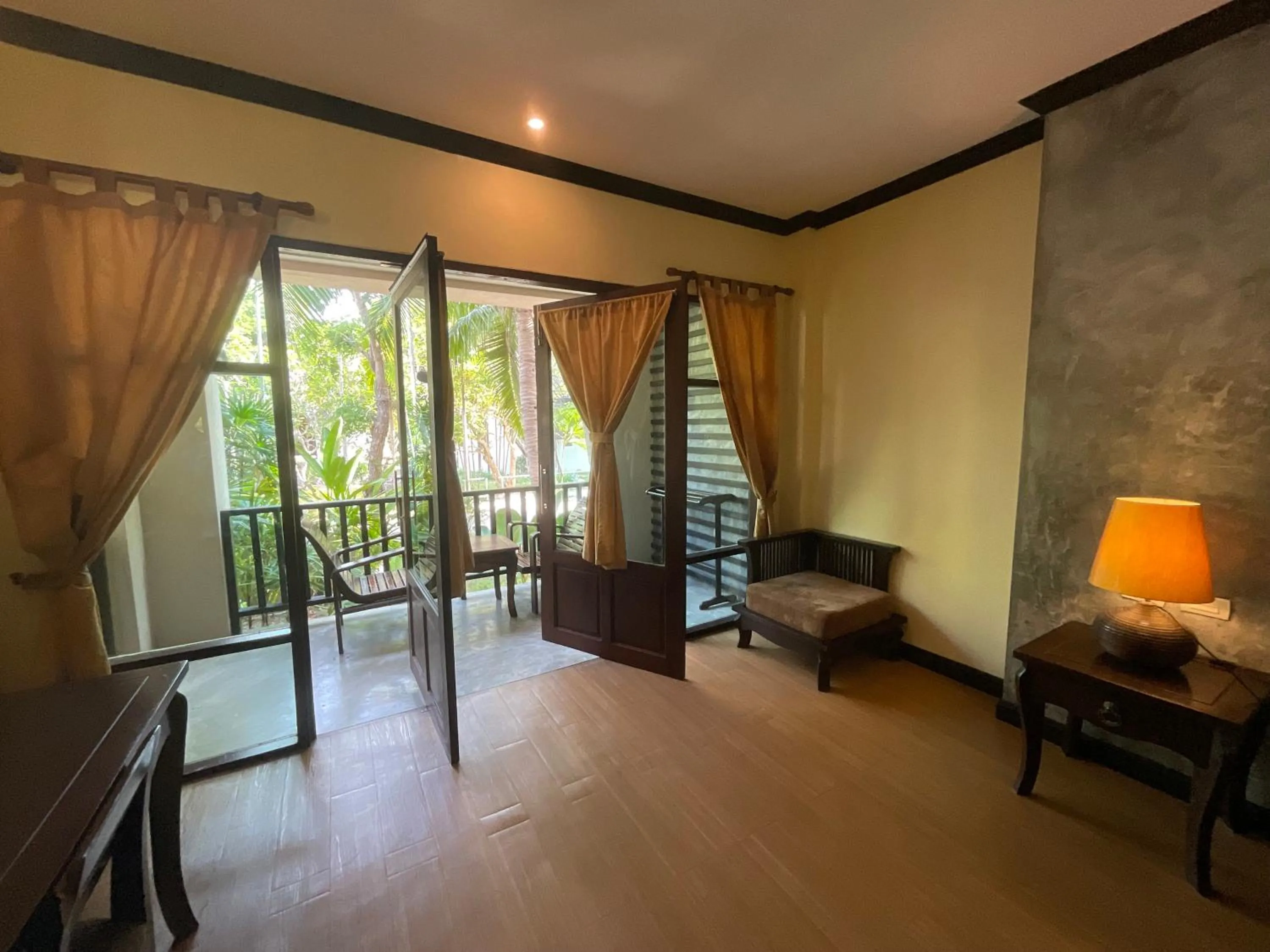 Balcony/Terrace, Bed in Seashell Resort Koh Tao-SHA Plus