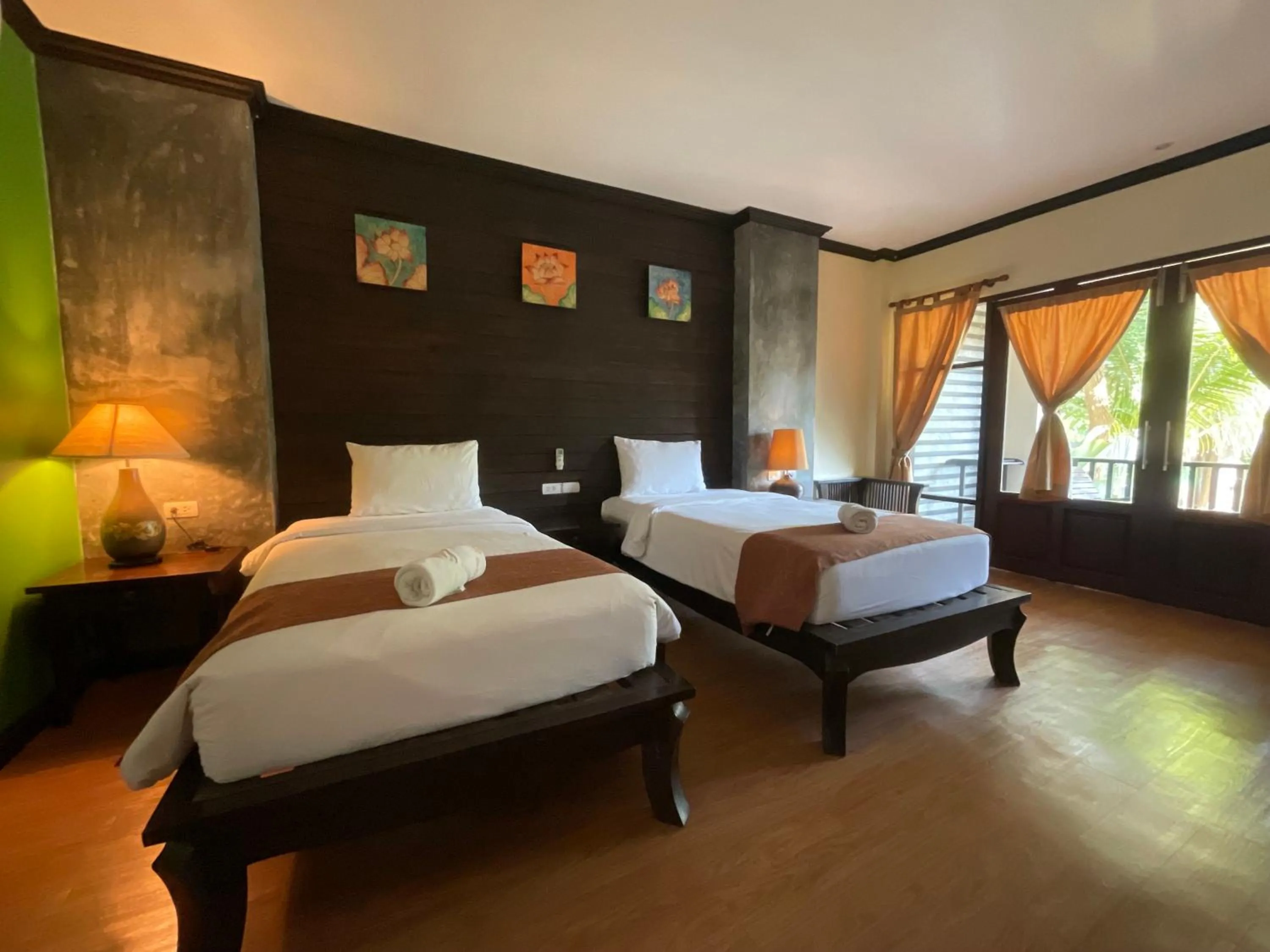 Photo of the whole room, Bed in Seashell Resort Koh Tao-SHA Plus