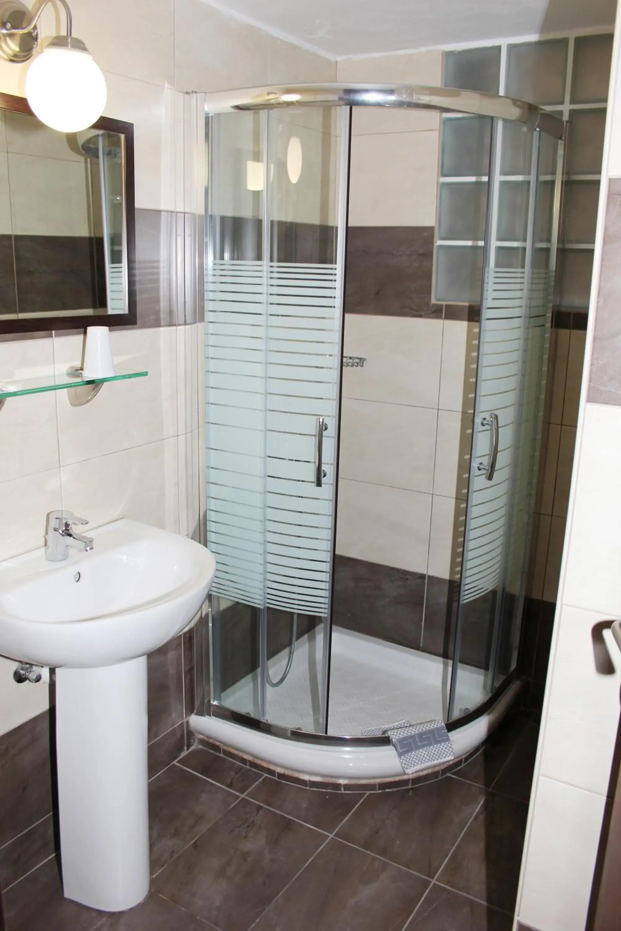 Standard Double or Twin Room in Rea Hotel Standard Double or Twin Room in Rea Hotel