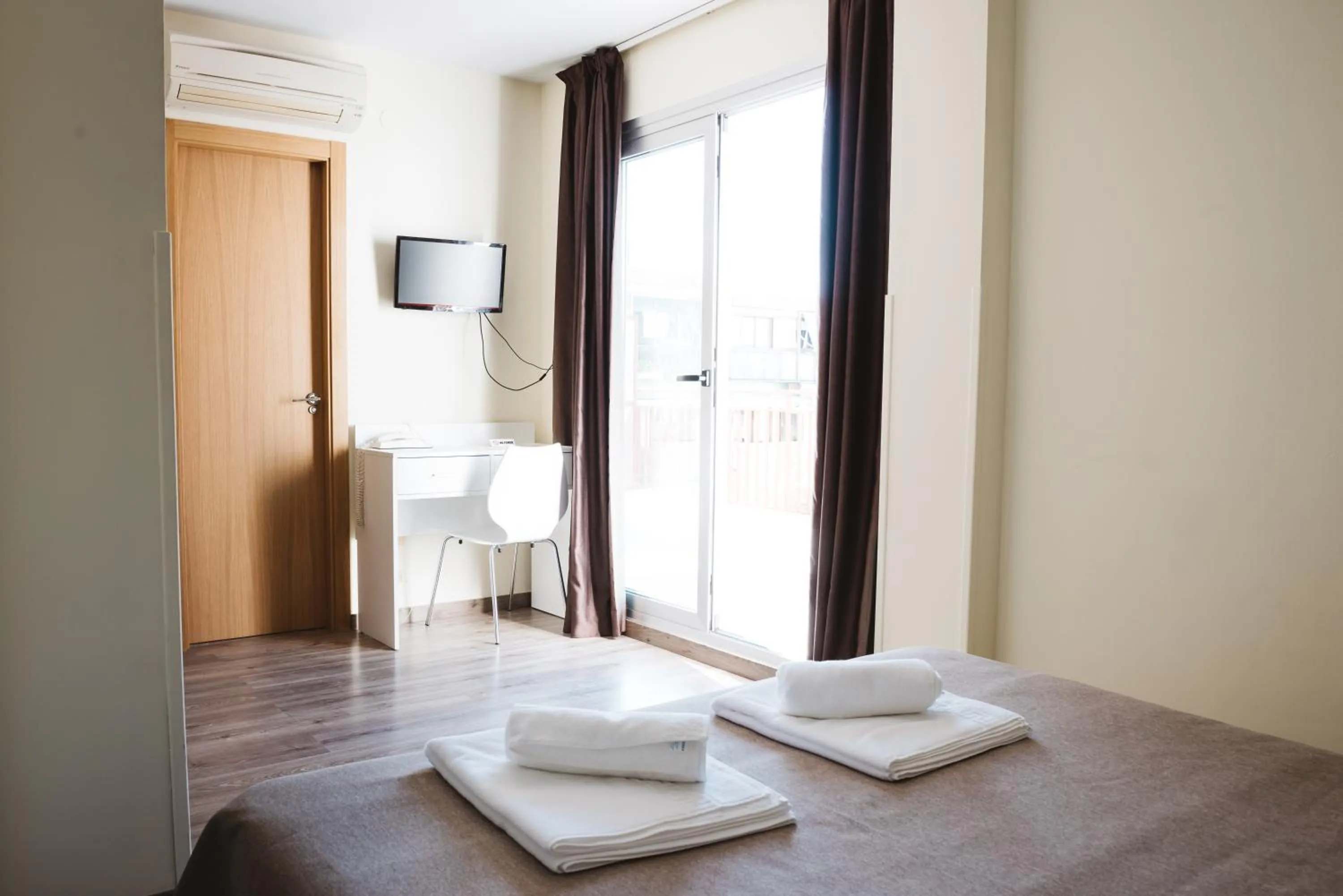 Bedroom in Hotel Celymar