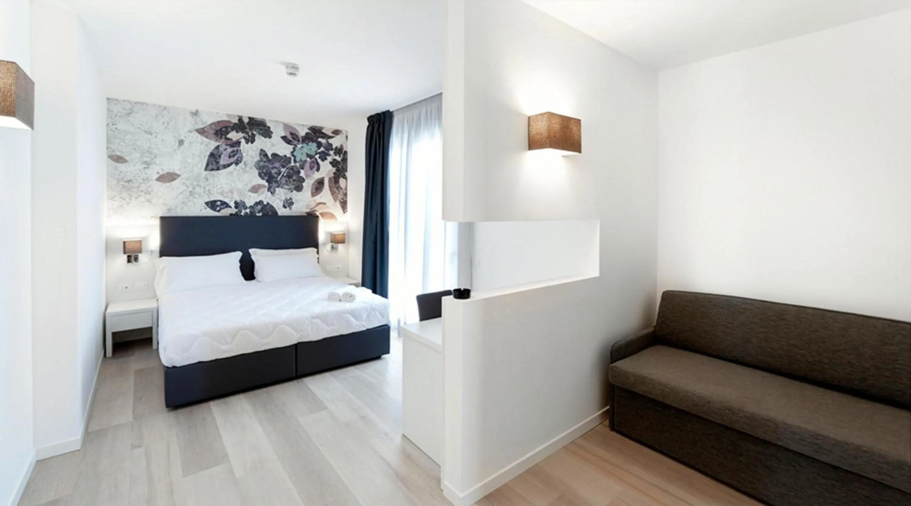 Bedroom, Bed in Hotel Columbia & Ninfea