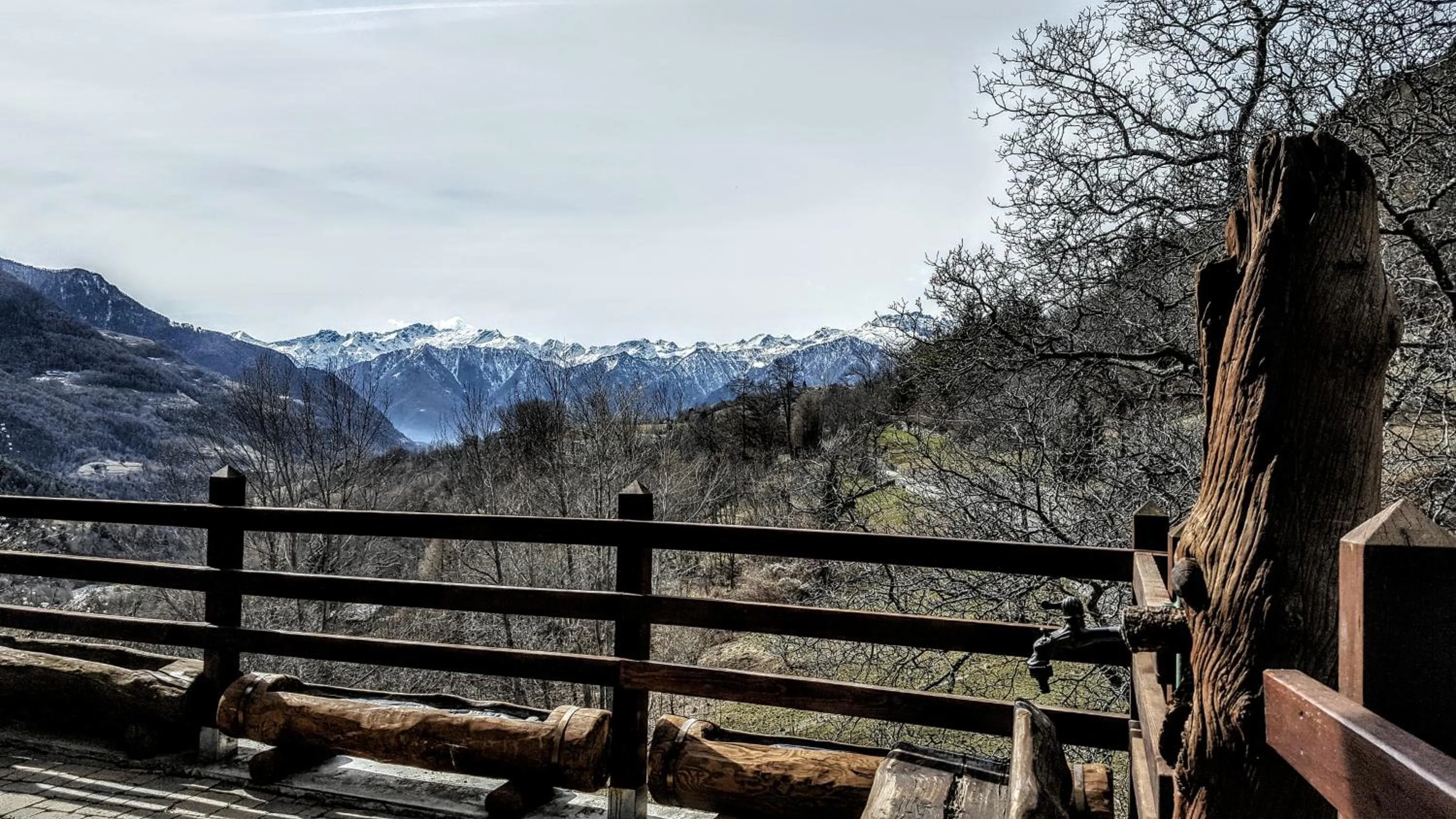 Inner courtyard view in Eco Chalet Maison Dominique
