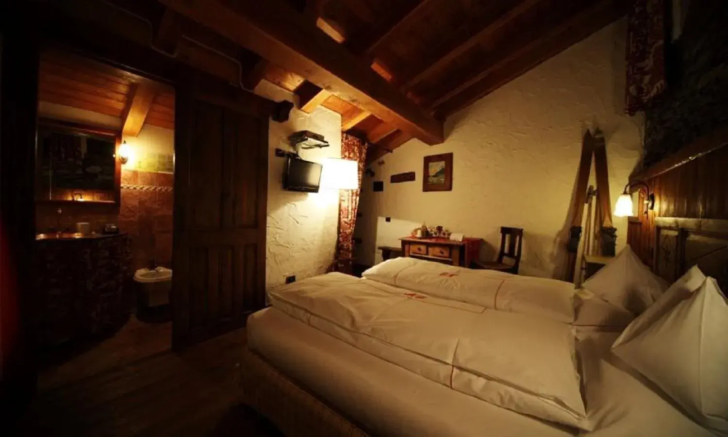 Deluxe Double Room with Terrace in Eco Chalet Maison Dominique Deluxe Double Room with Terrace in Eco Chalet Maison Dominique