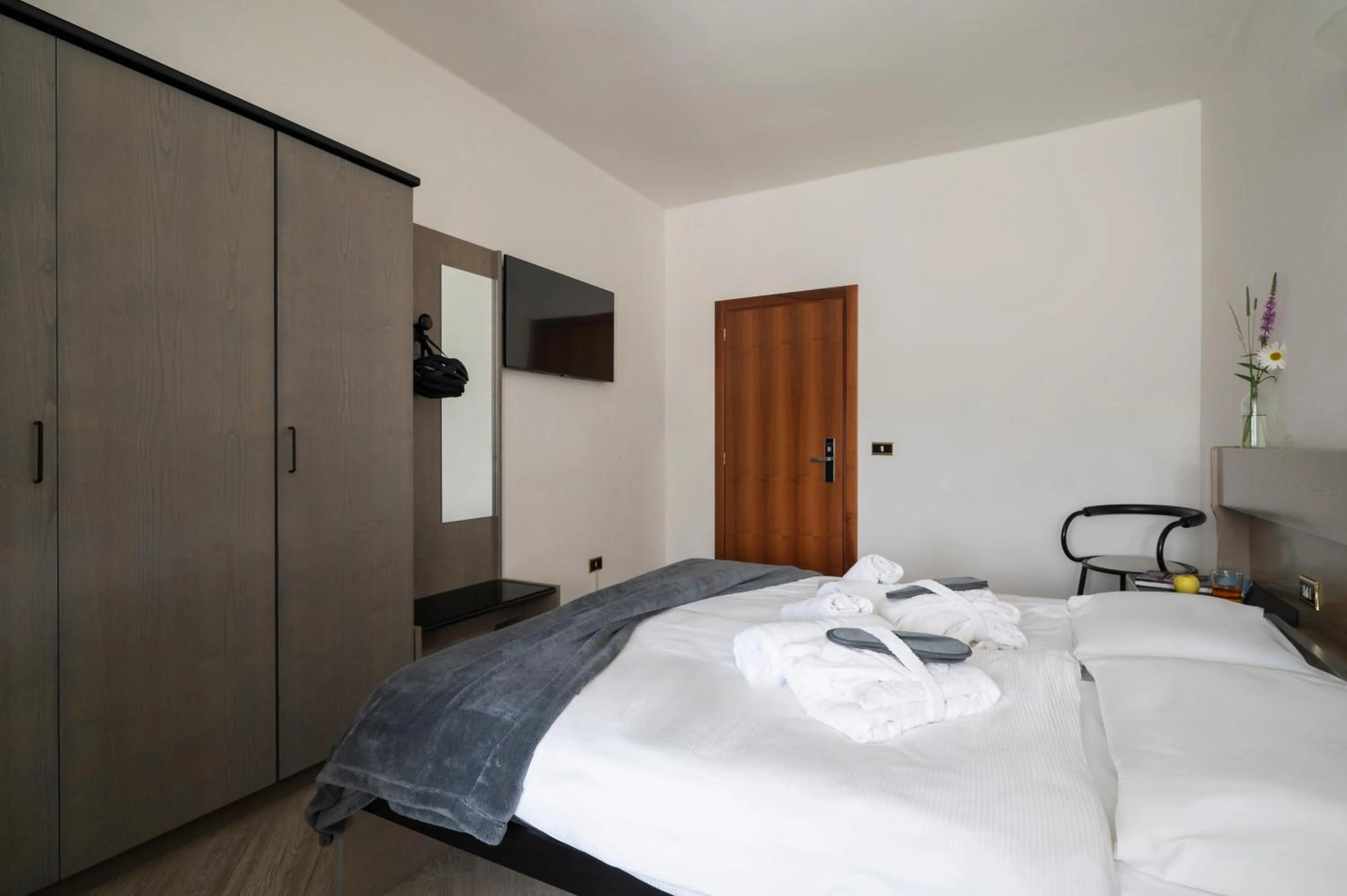 Bed in Hotel Scoiattolo