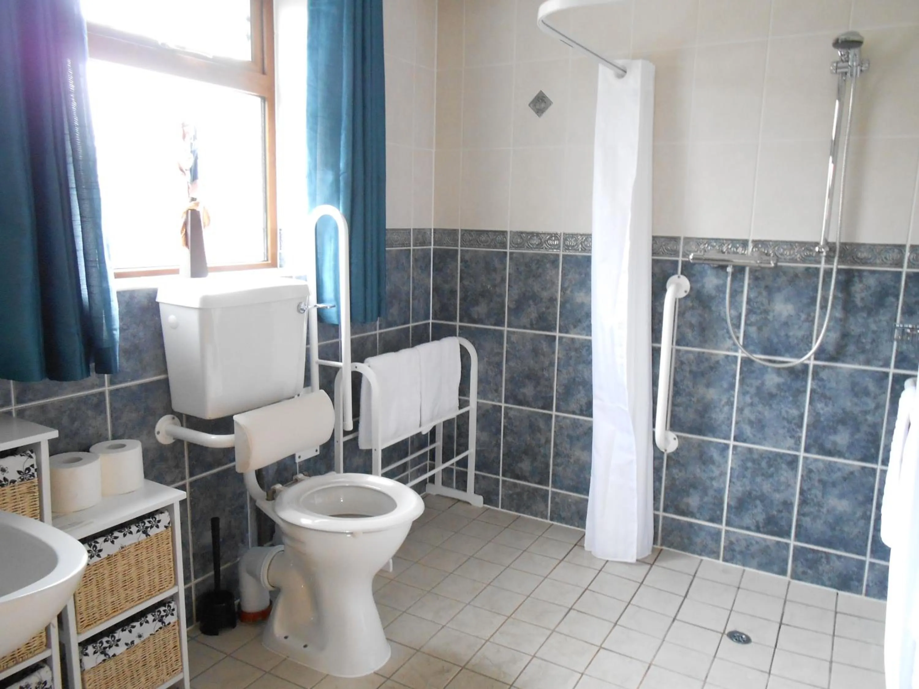 Bathroom in Alverna House B&B