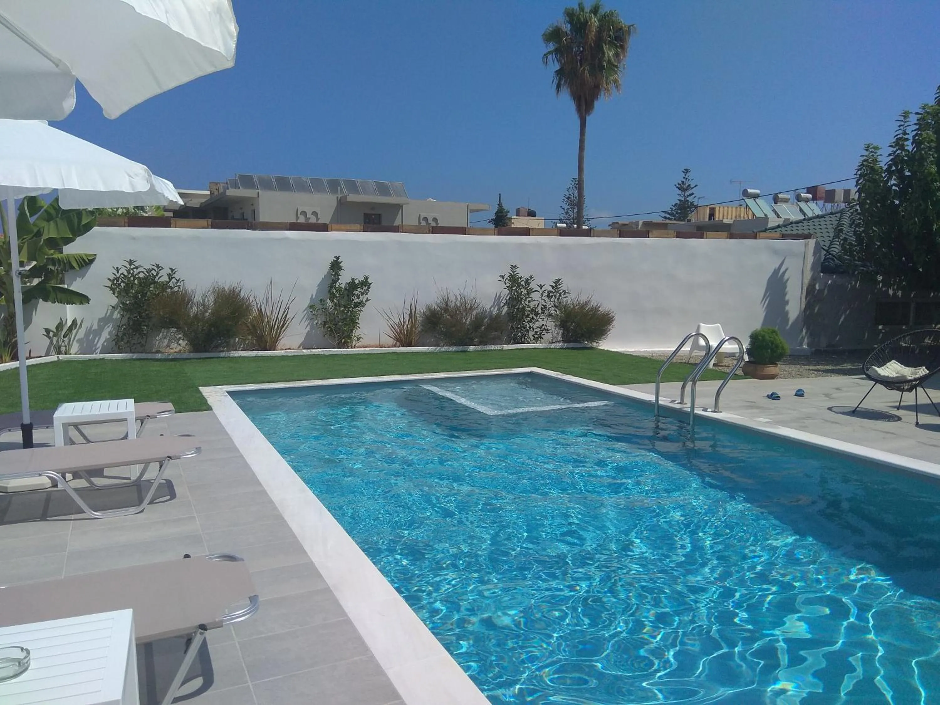 Raisakis Apartments