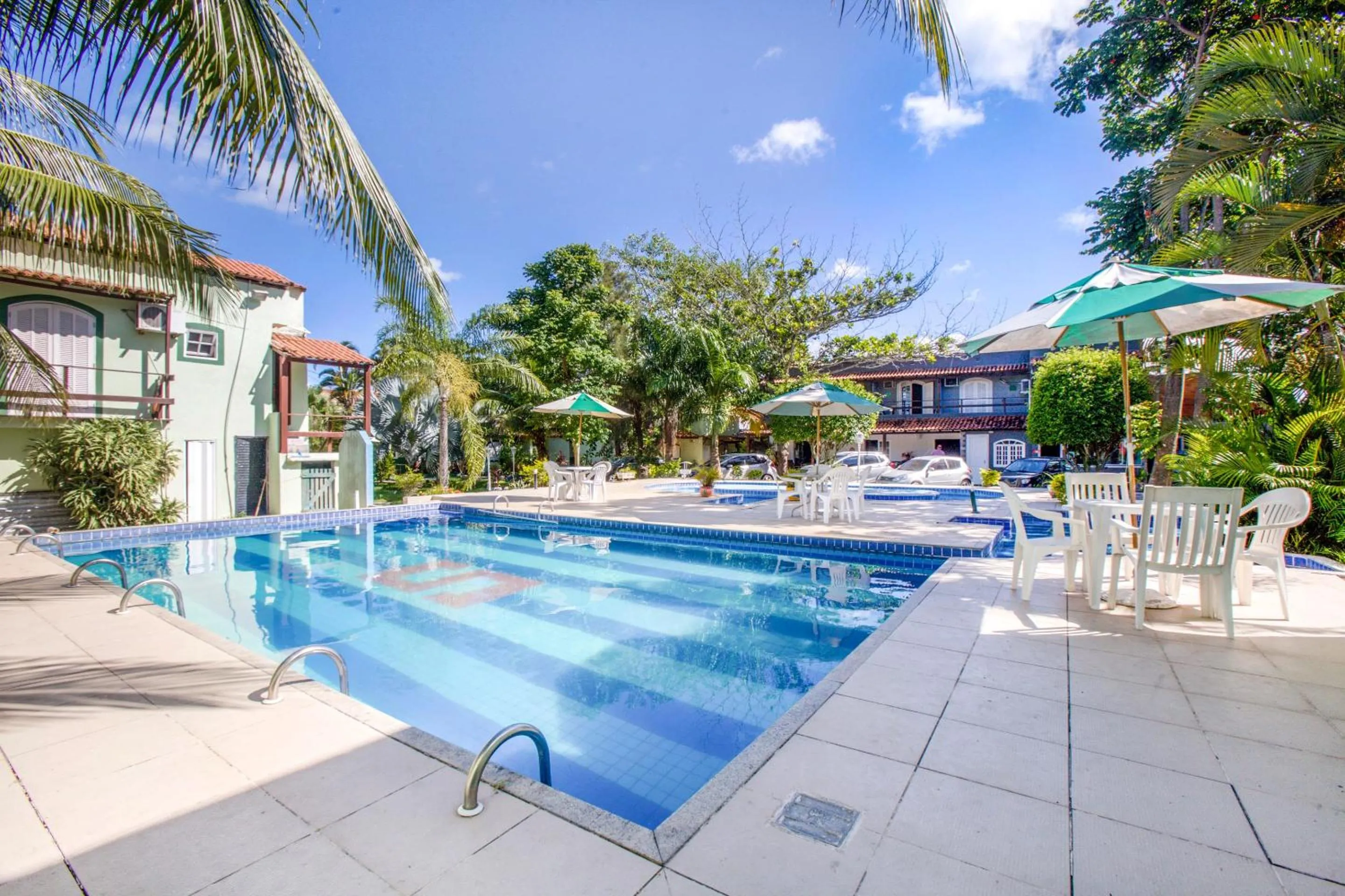 Swimming pool in OYO Pousada Recanto Shangrilá, Cabo Frio