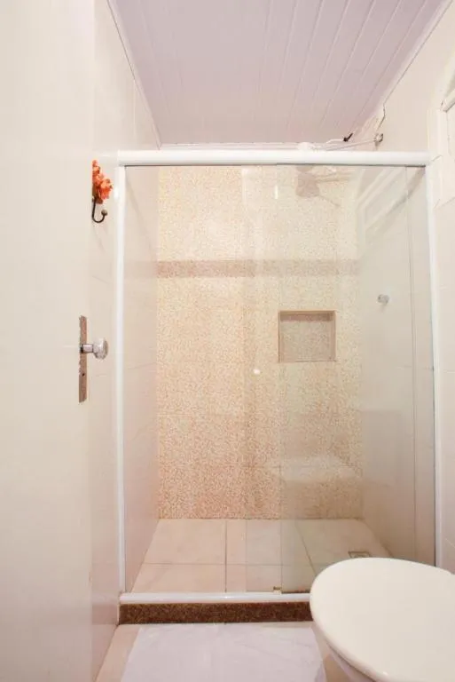 Bathroom in OYO Pousada Recanto Shangrilá, Cabo Frio