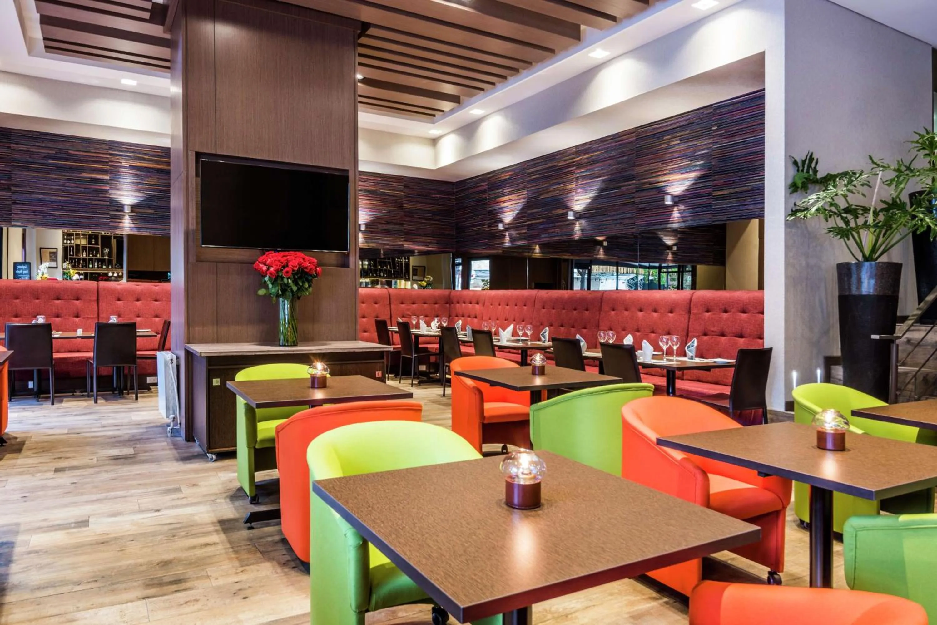 Restaurant/places to eat in Embassy Suites by Hilton Bogotá - Rosales