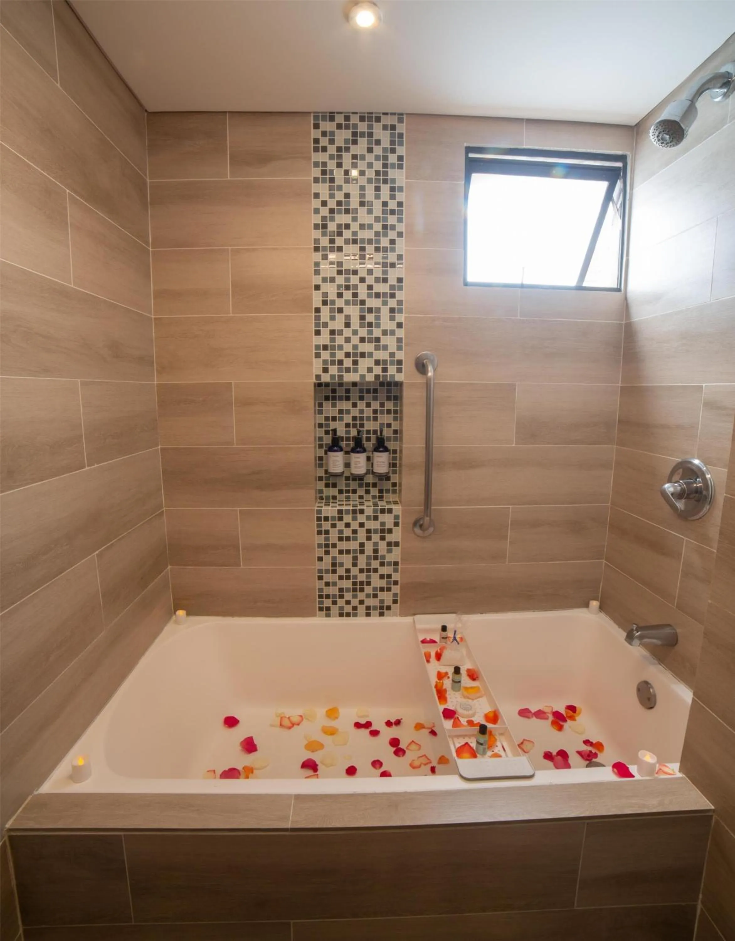 Bathroom in Embassy Suites by Hilton Bogotá - Rosales