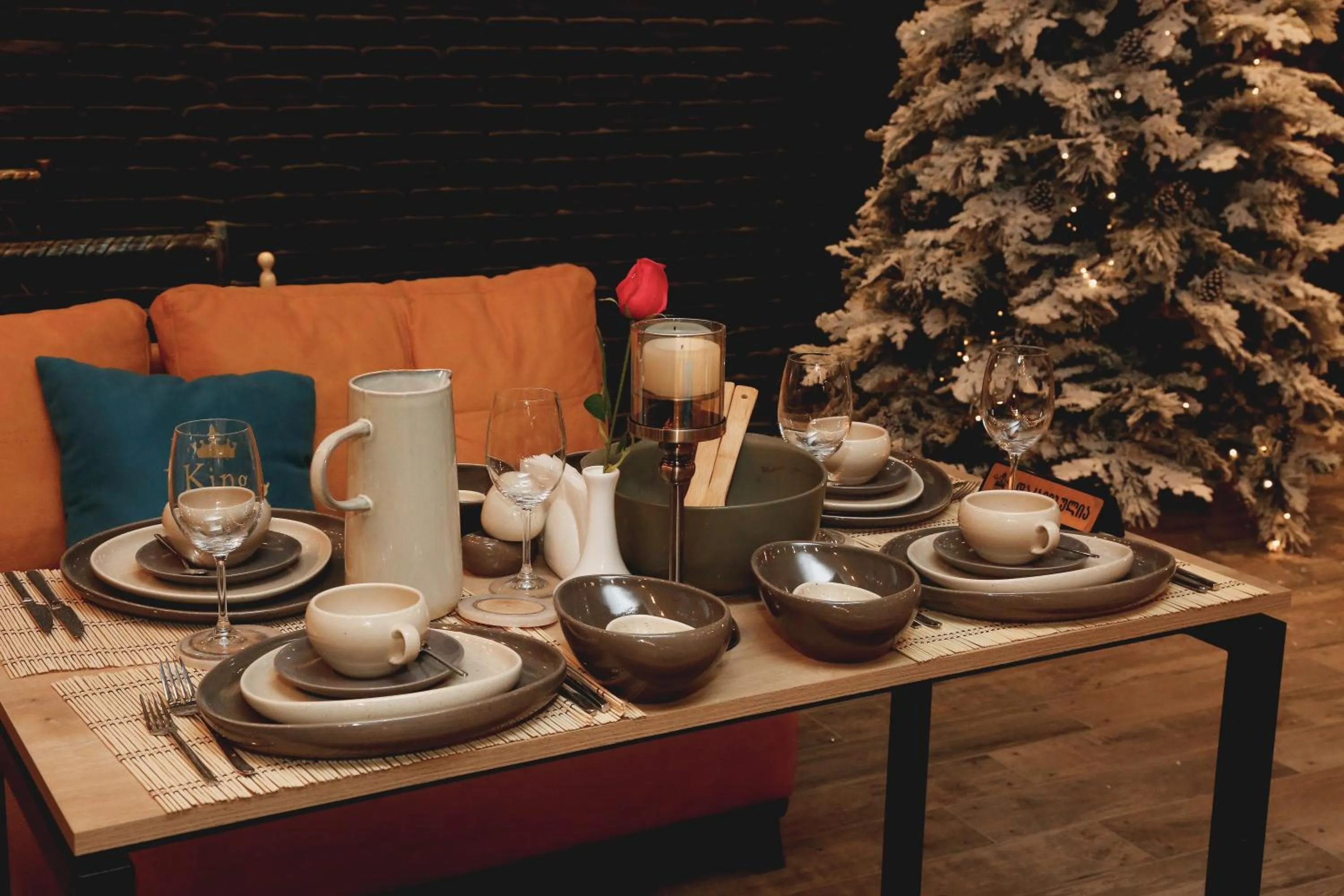 Food and drinks in Hotel King David The Builder