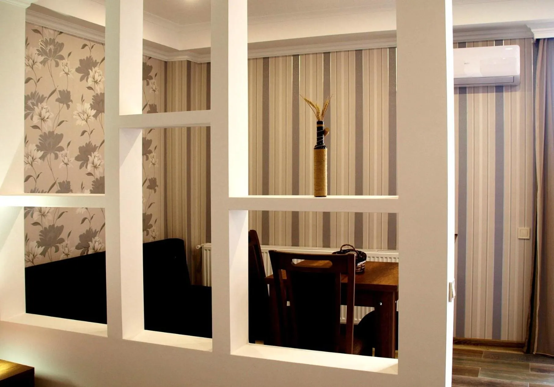 Coffee/tea facilities in Hotel King David The Builder