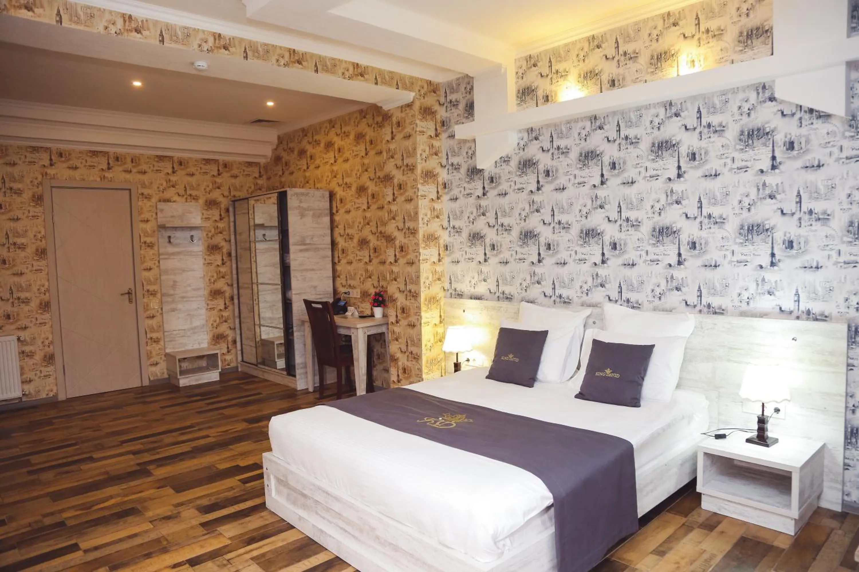 Bed in Hotel King David The Builder