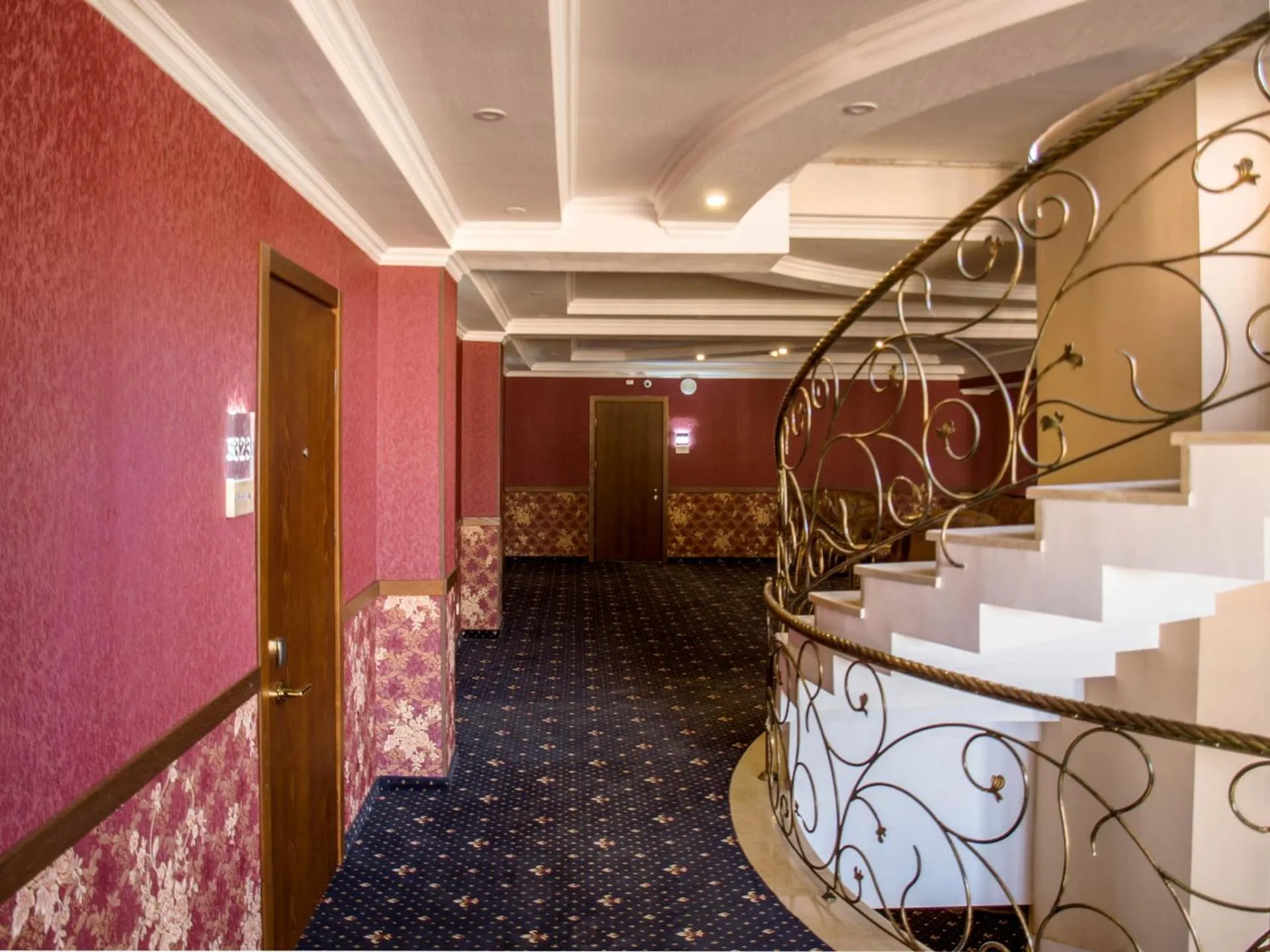 Property building in Hotel King David The Builder