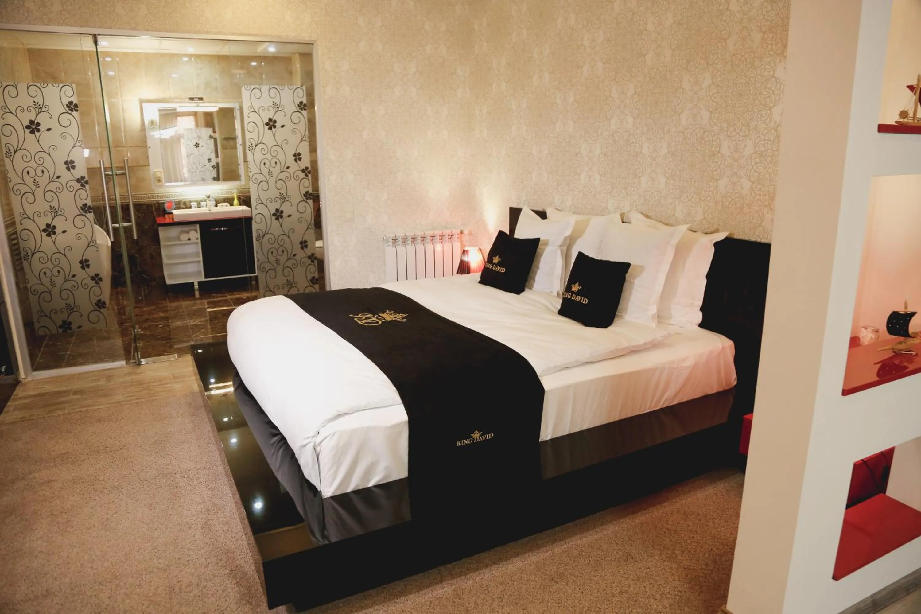 Bed in Hotel King David The Builder