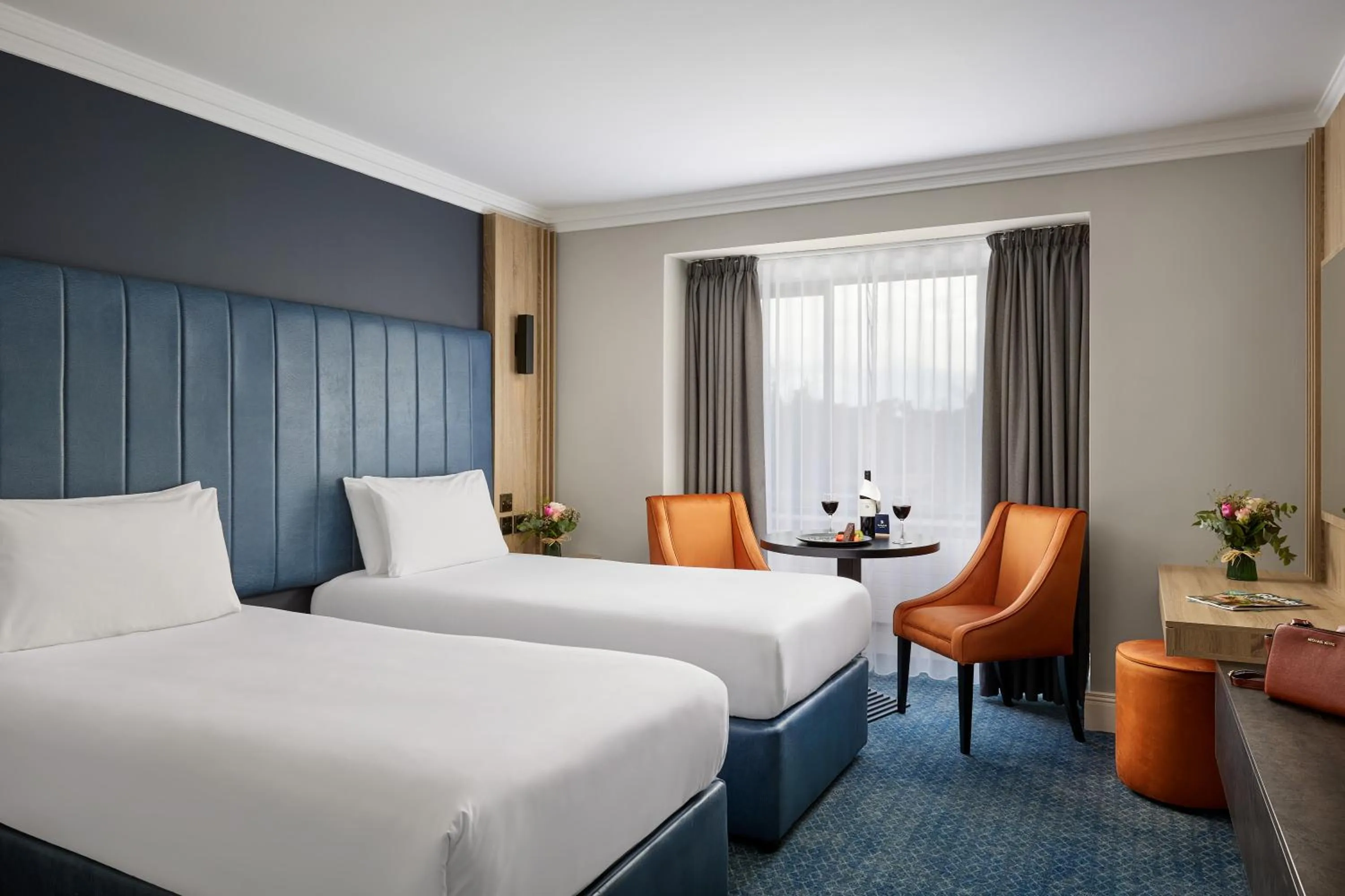 Bedroom, Bed in Springfield Hotel