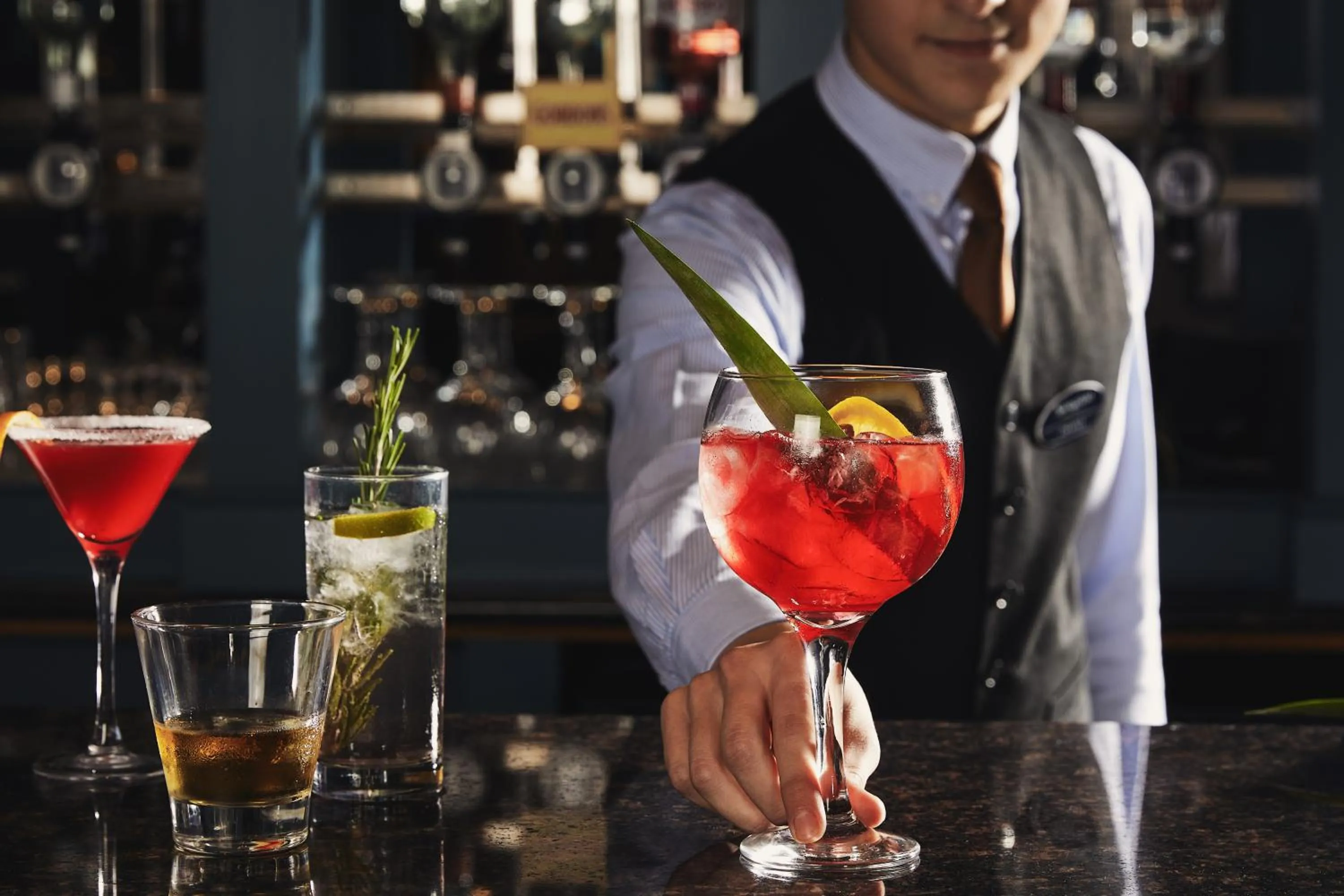 Lounge or bar in Springfield Hotel