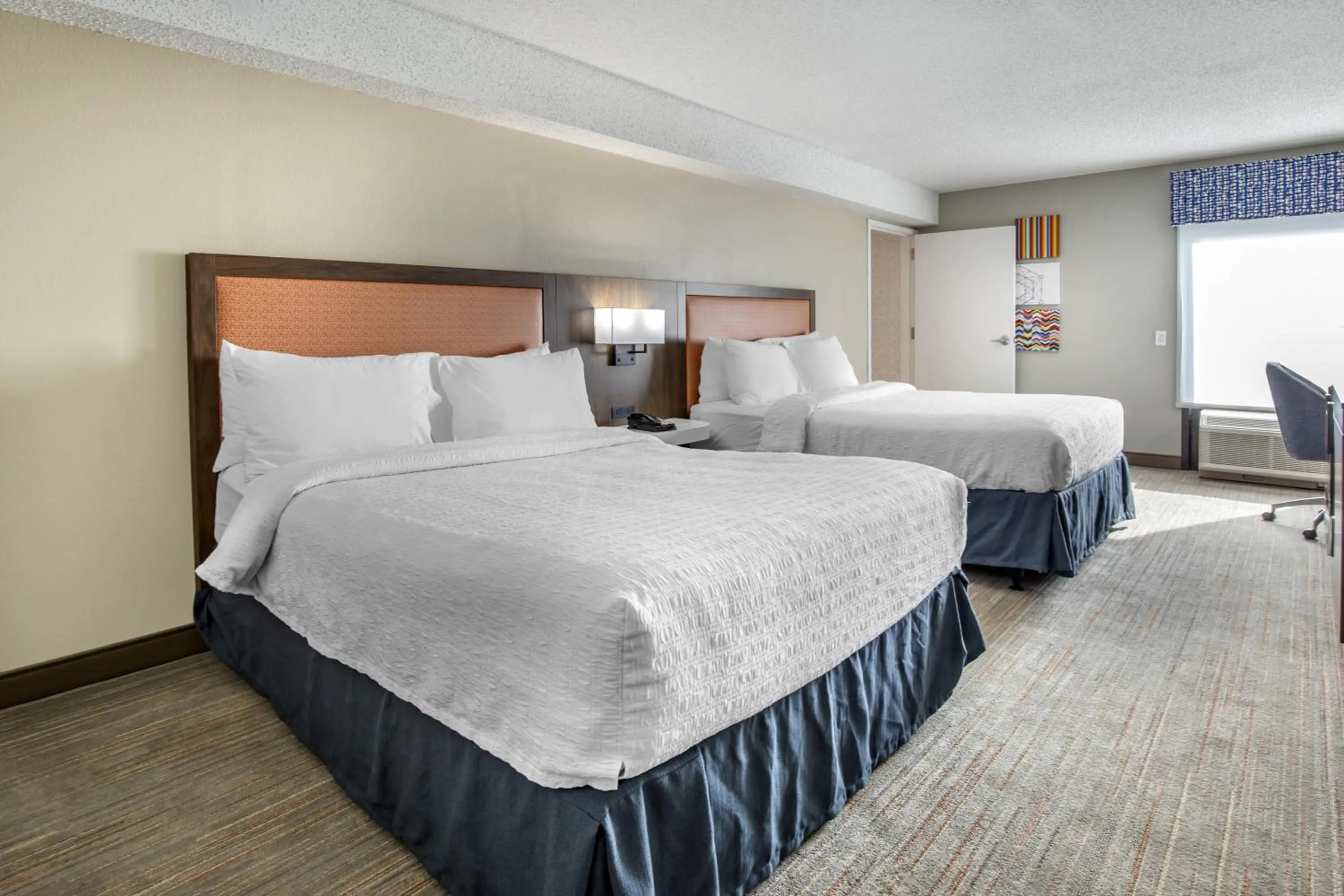 Bed in Hampton Inn New Bern