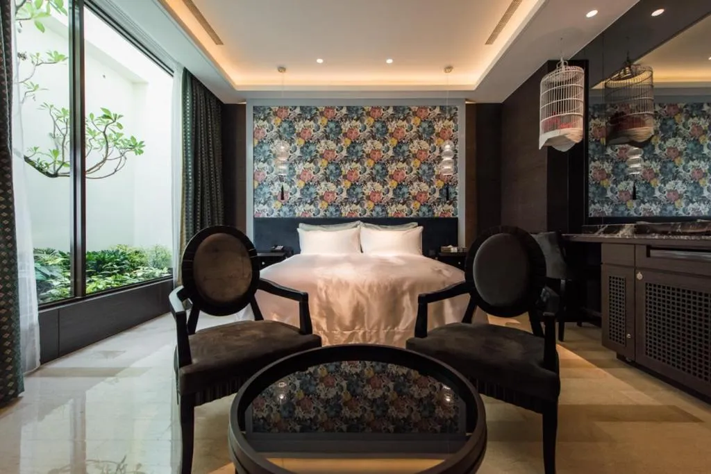 Photo of the whole room in Green Palm Motel