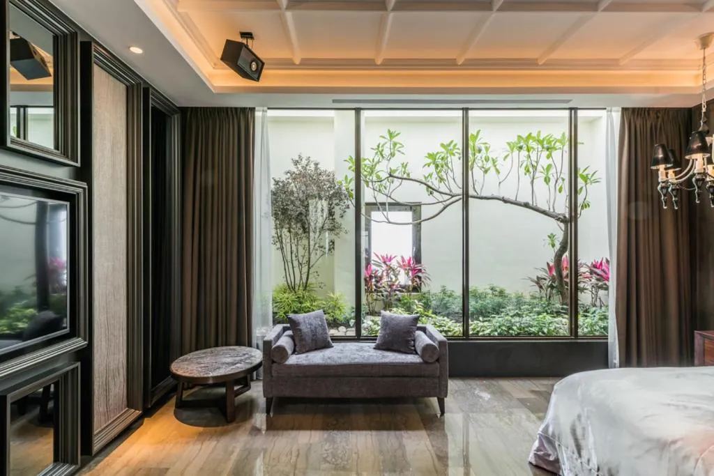 Photo of the whole room, Bed in Green Palm Motel