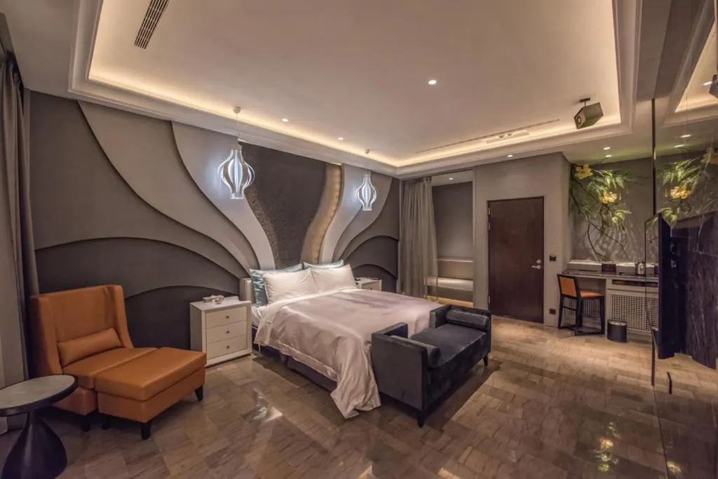 Photo of the whole room, Bed in Green Palm Motel