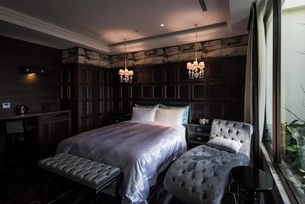 Photo of the whole room, Bed in Green Palm Motel