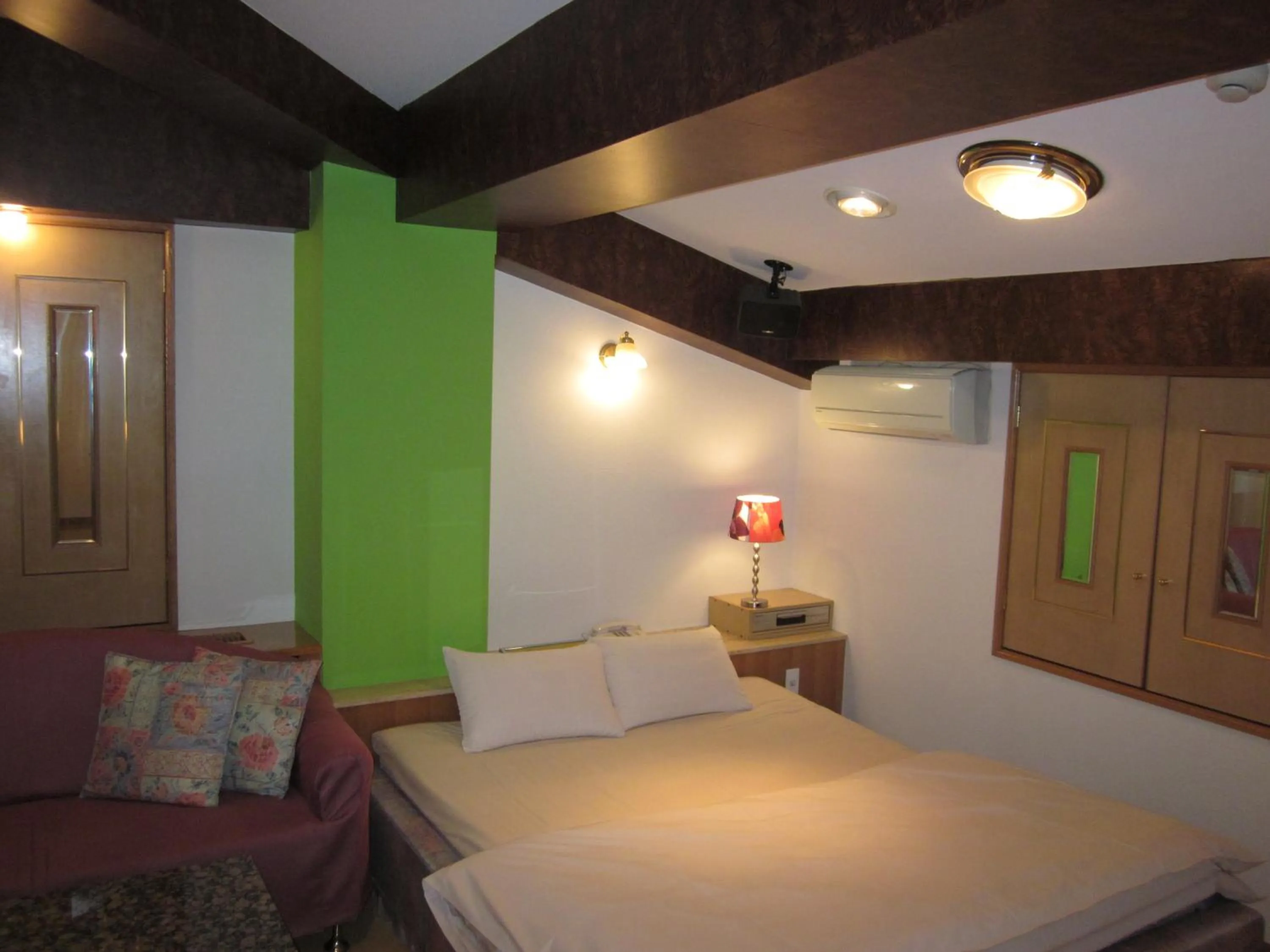 Photo of the whole room, Bed in Hotel Essor (Adult Only)