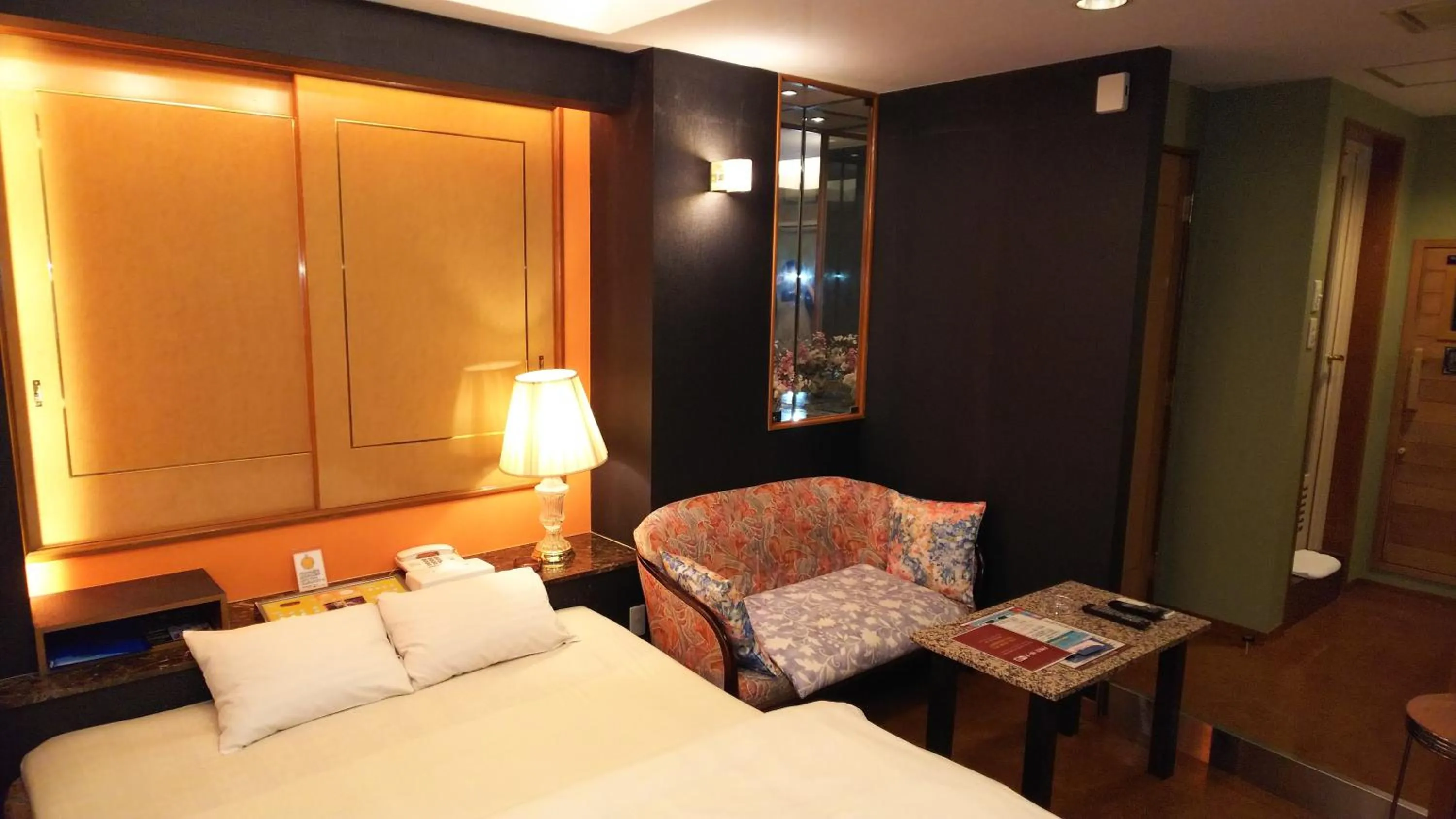 Photo of the whole room, Bed in Hotel Essor (Adult Only)