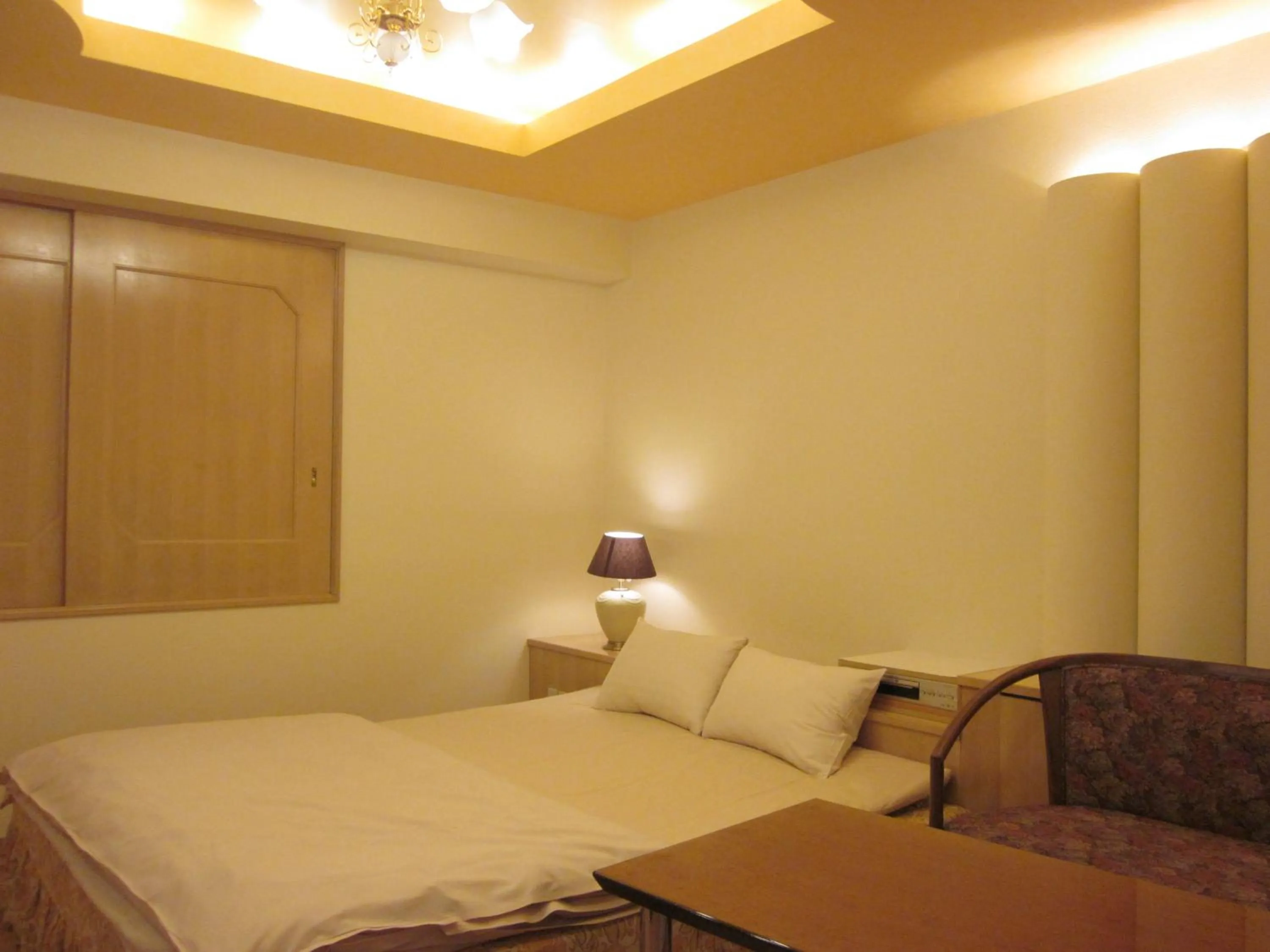 Photo of the whole room, Bed in Hotel Essor (Adult Only)