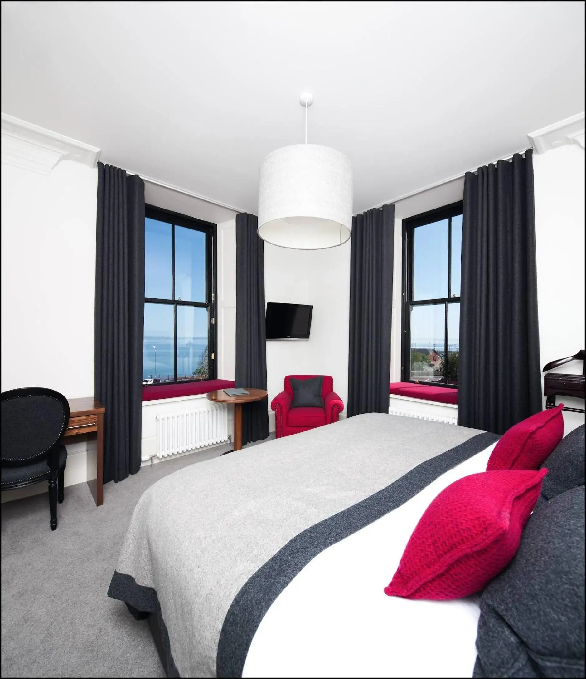 King Room with Sea View in The Douglas Hotel King Room with Sea View in The Douglas Hotel