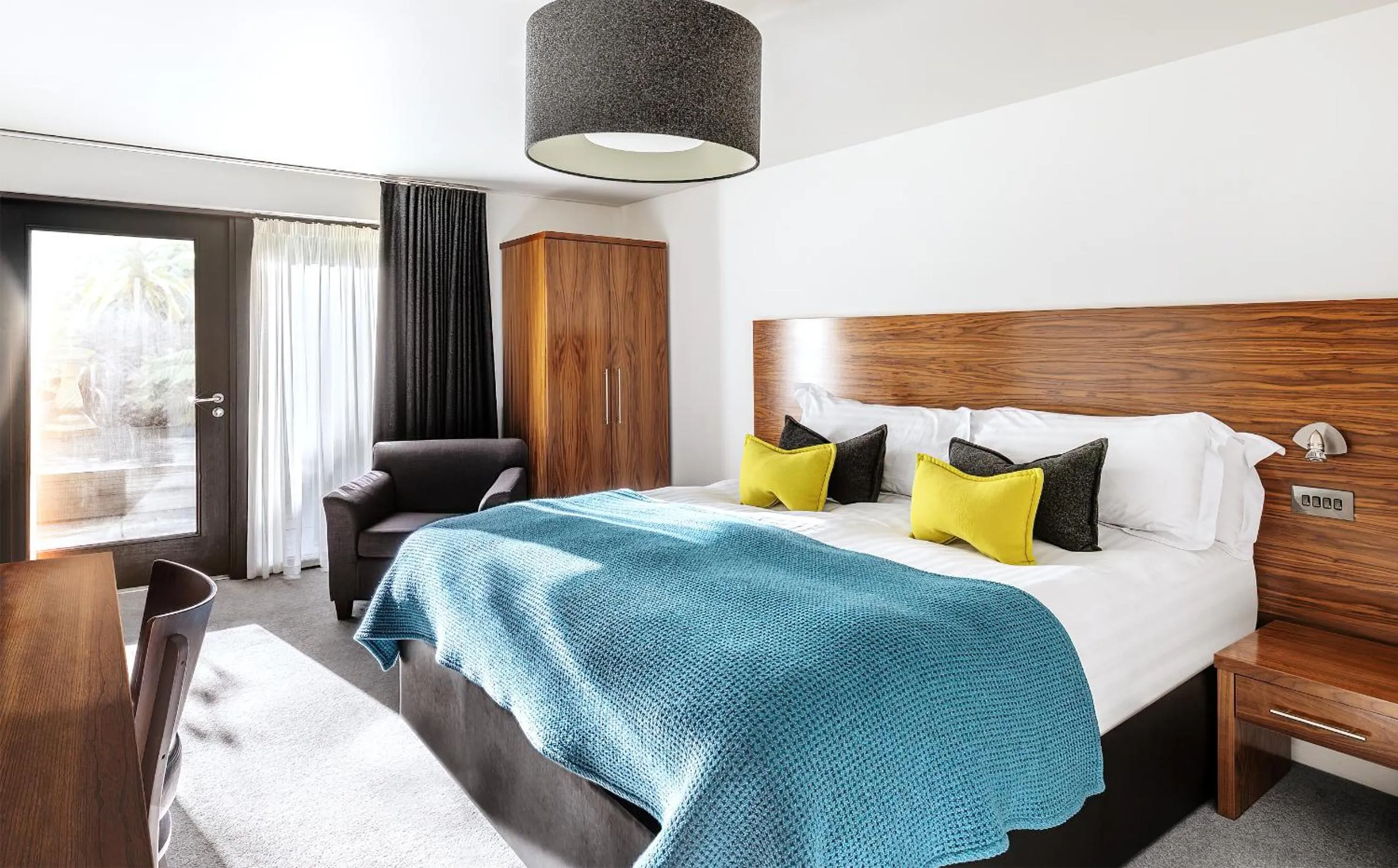 Patio, Bed in The Douglas Hotel