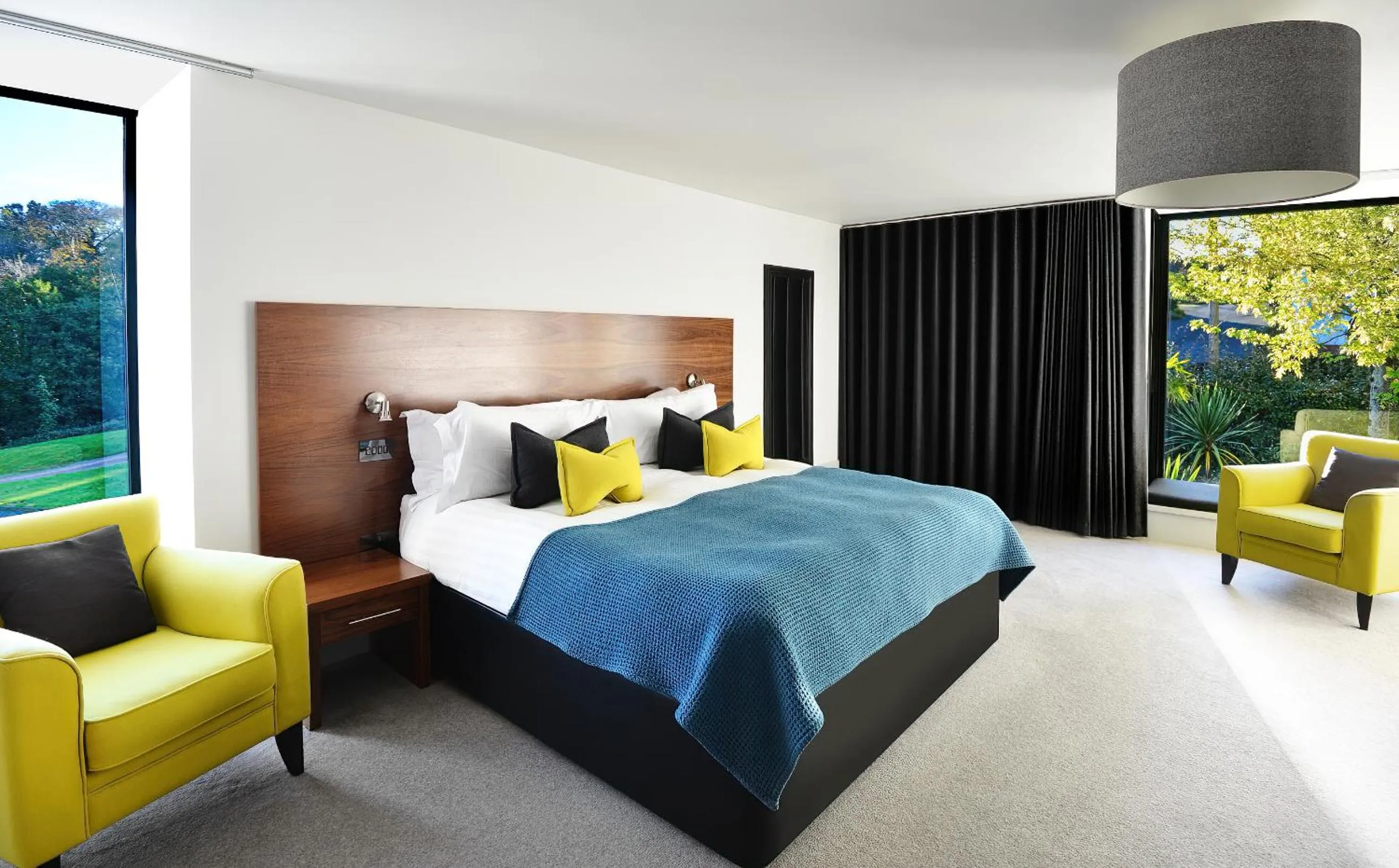 Bedroom, Bed in The Douglas Hotel