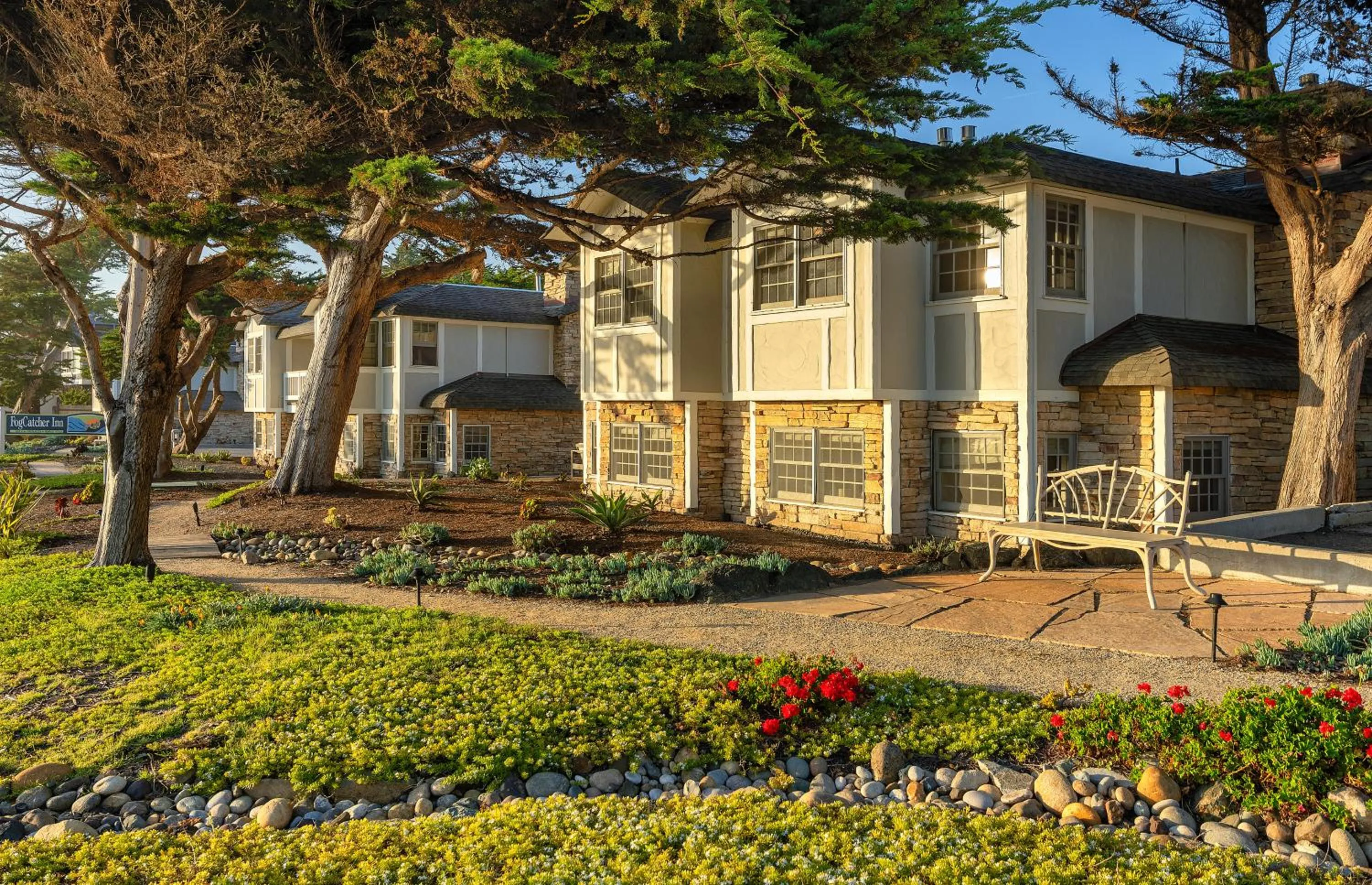 Property building in Fogcatcher Inn