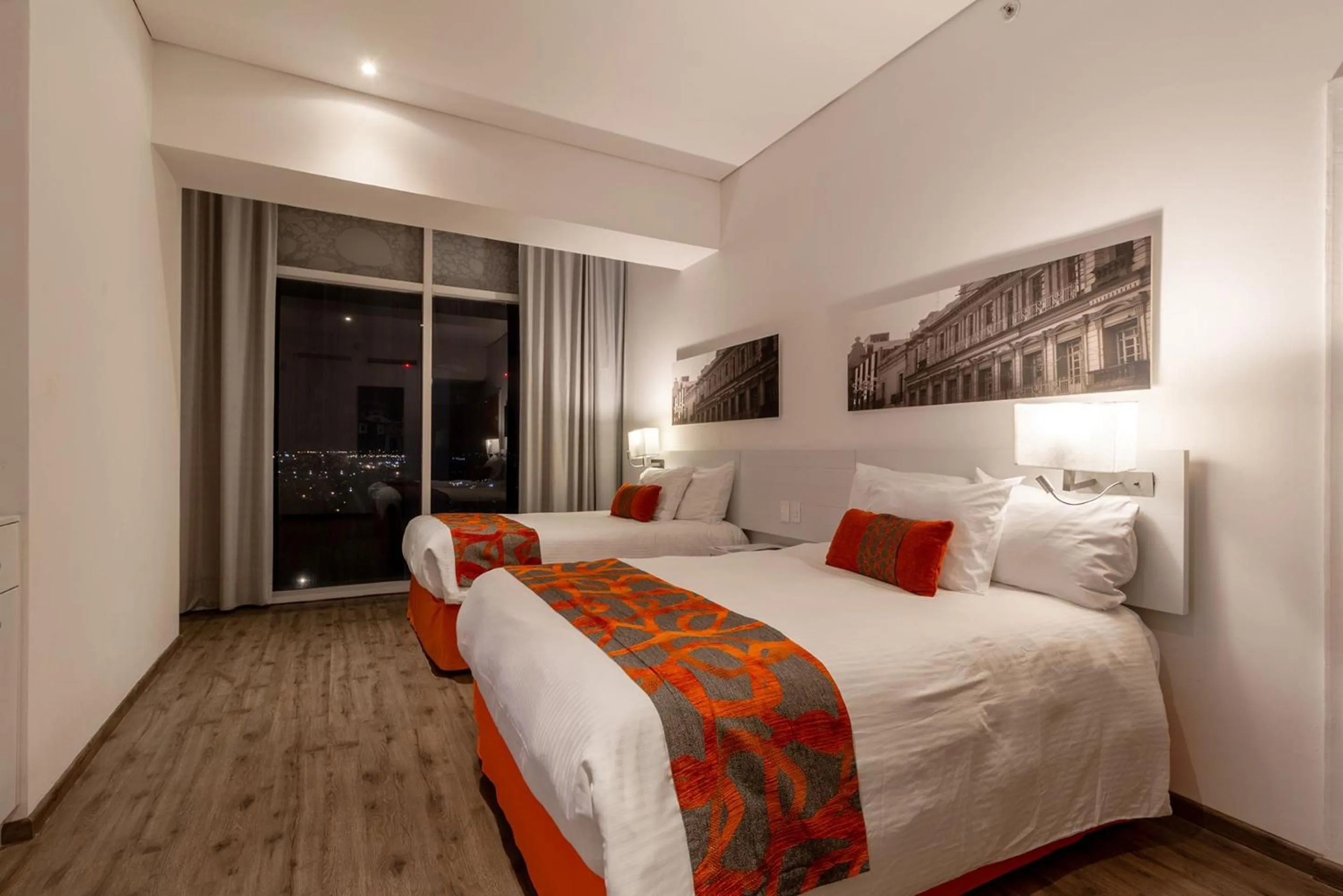 Photo of the whole room, Bed in Camino Real Puebla Angelopolis