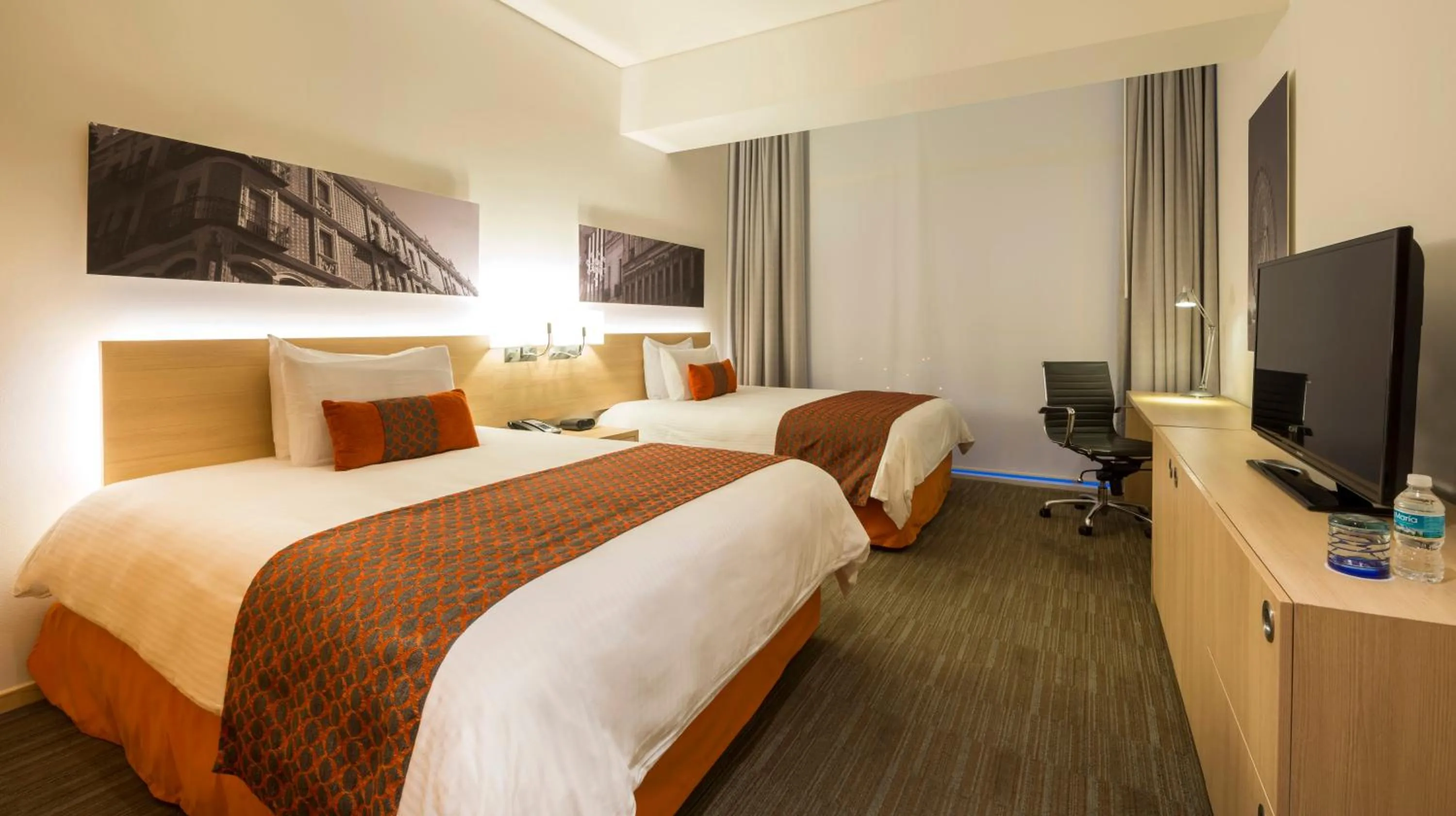 Photo of the whole room, Bed in Camino Real Puebla Angelopolis