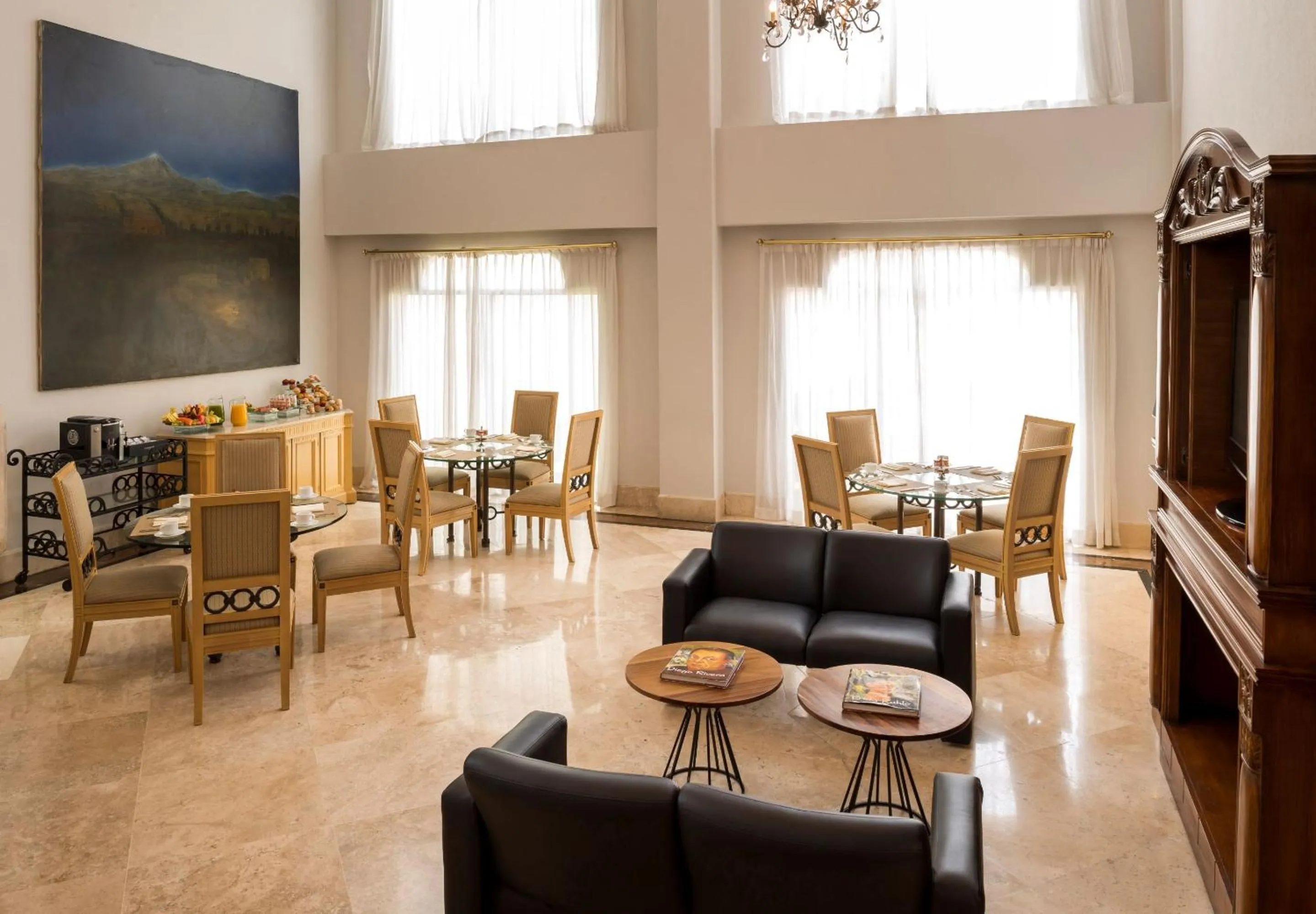 Lounge or bar in Camino Real Puebla Angelopolis