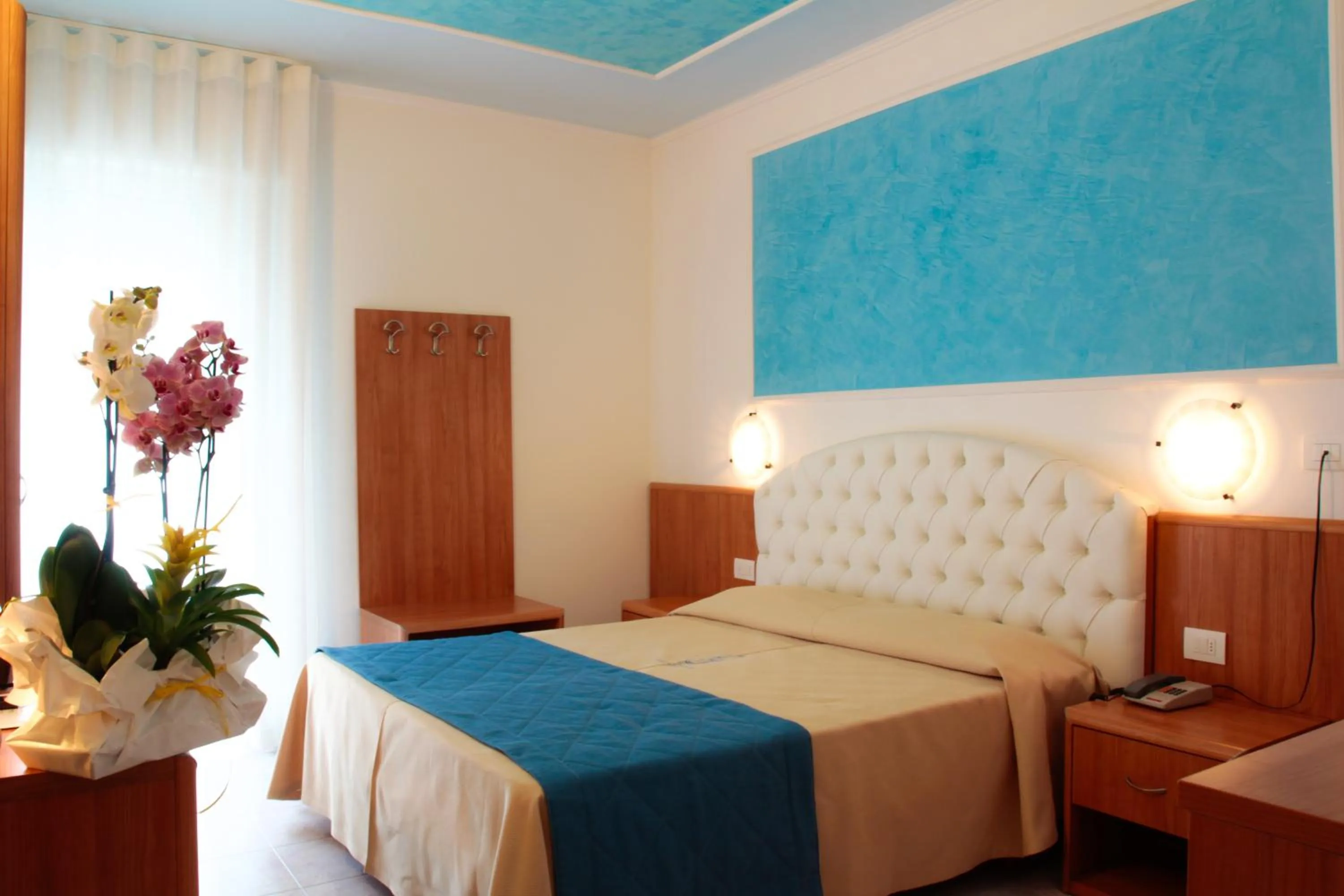 Bed in Hotel Hollywood***S