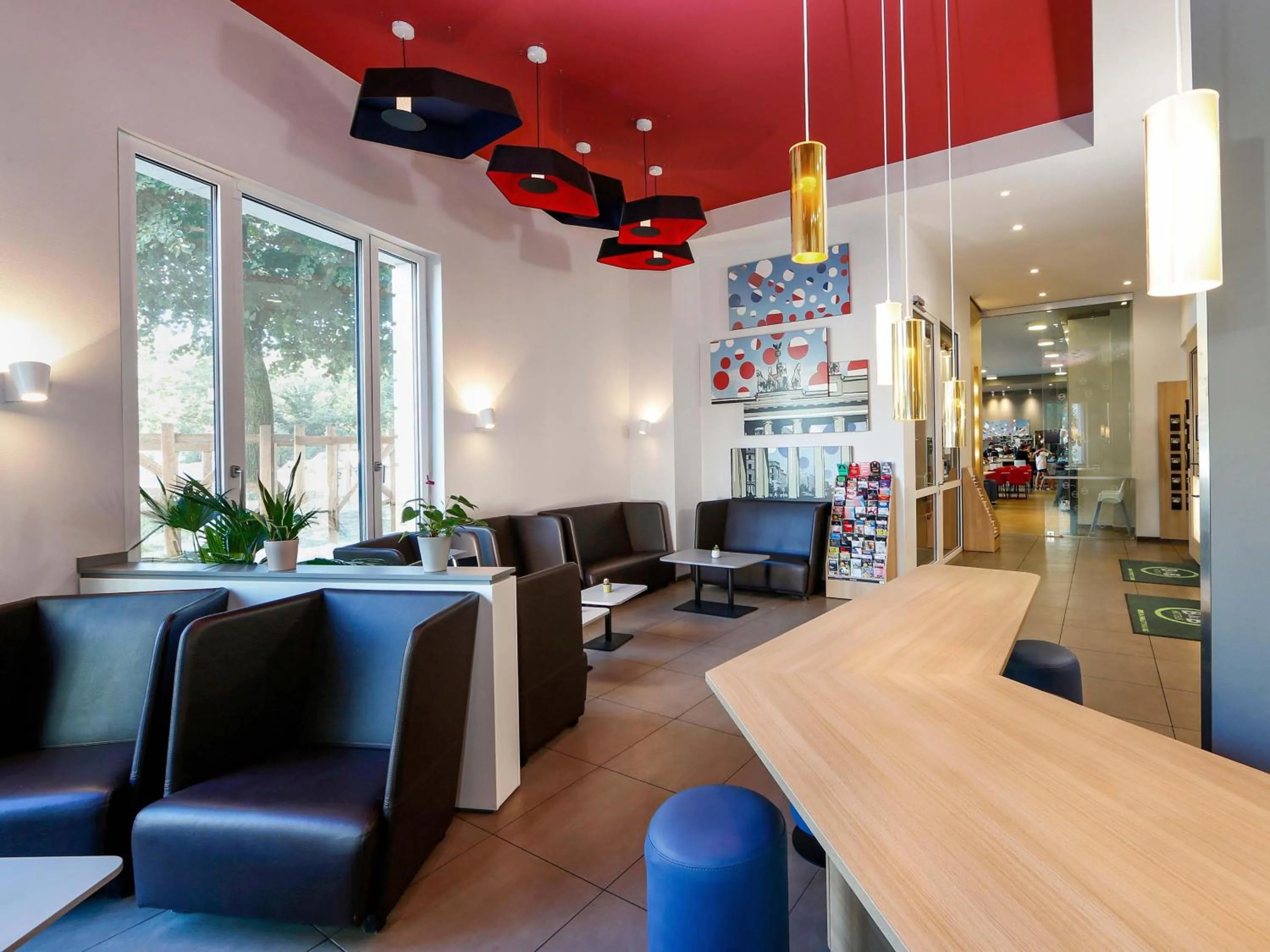 Lobby or reception in B&B Hotel Berlin-Charlottenburg