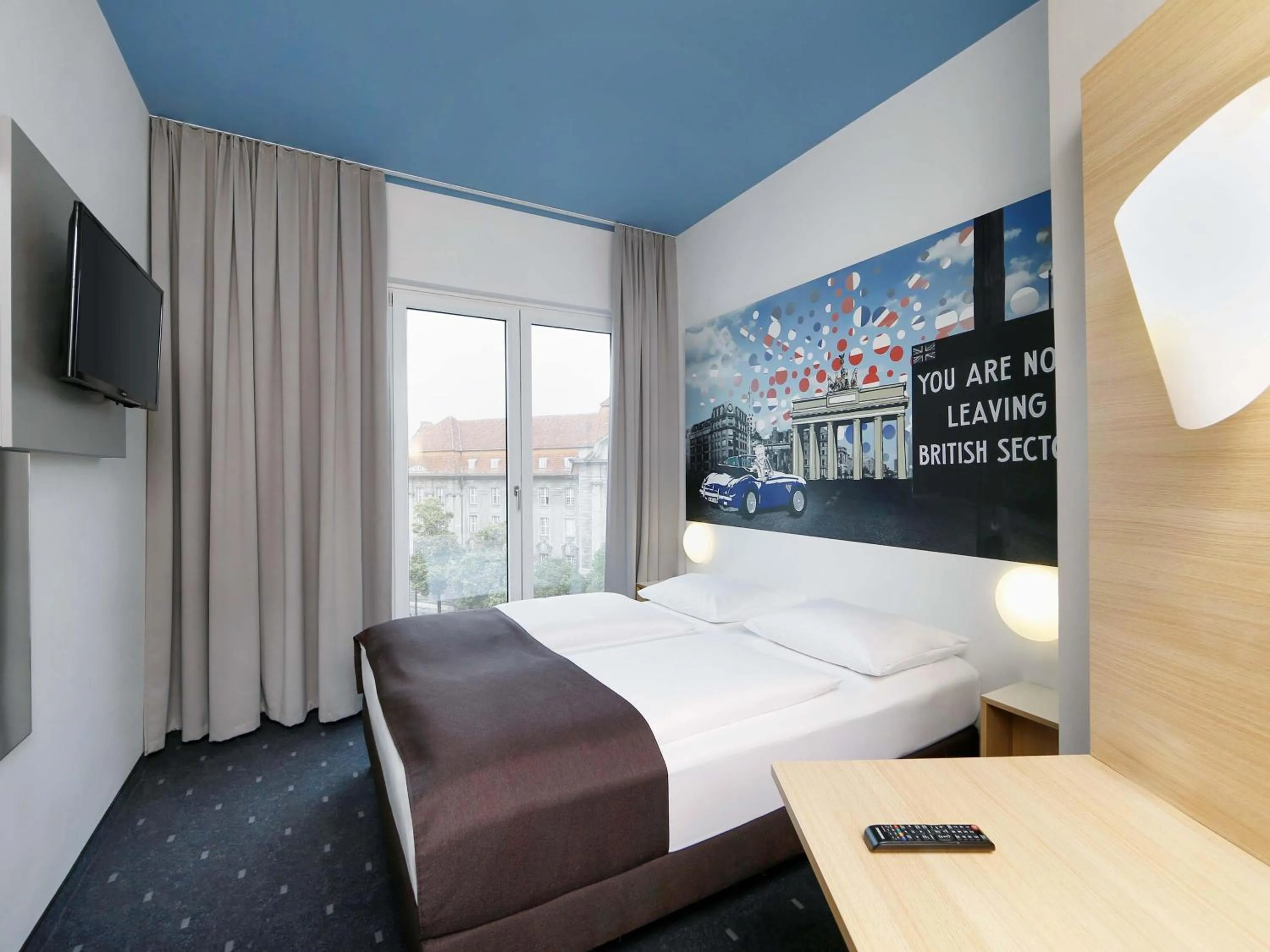 Photo of the whole room, Bed in B&B Hotel Berlin-Charlottenburg